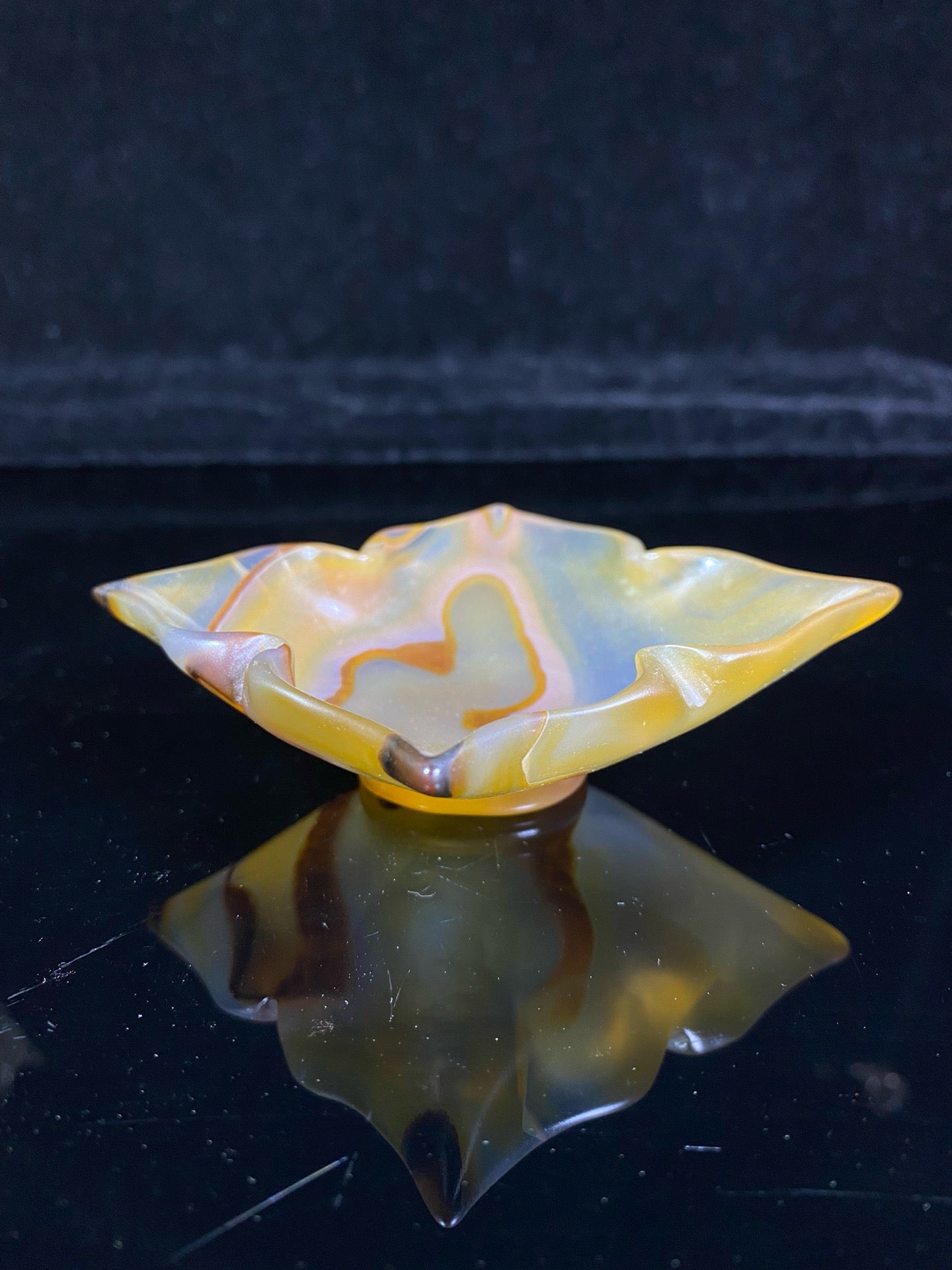 Chinese antique agate lace shaped small cup pen wash