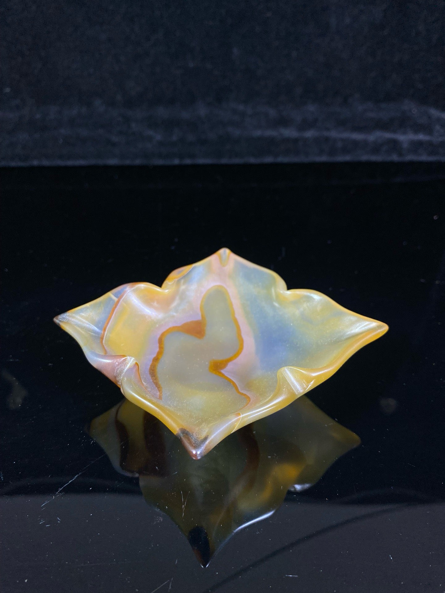 Chinese antique agate lace shaped small cup pen wash