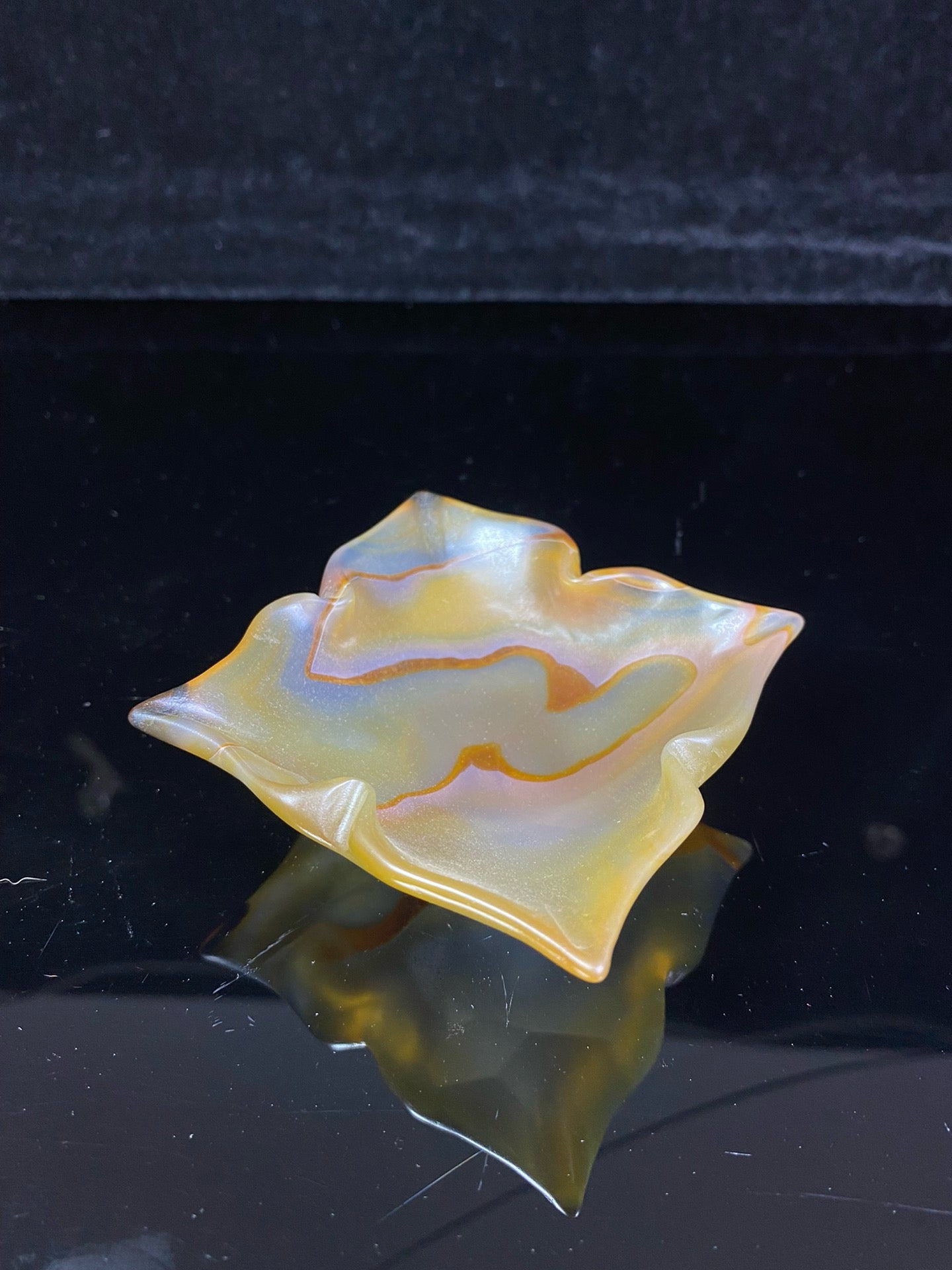 Chinese antique agate lace shaped small cup pen wash