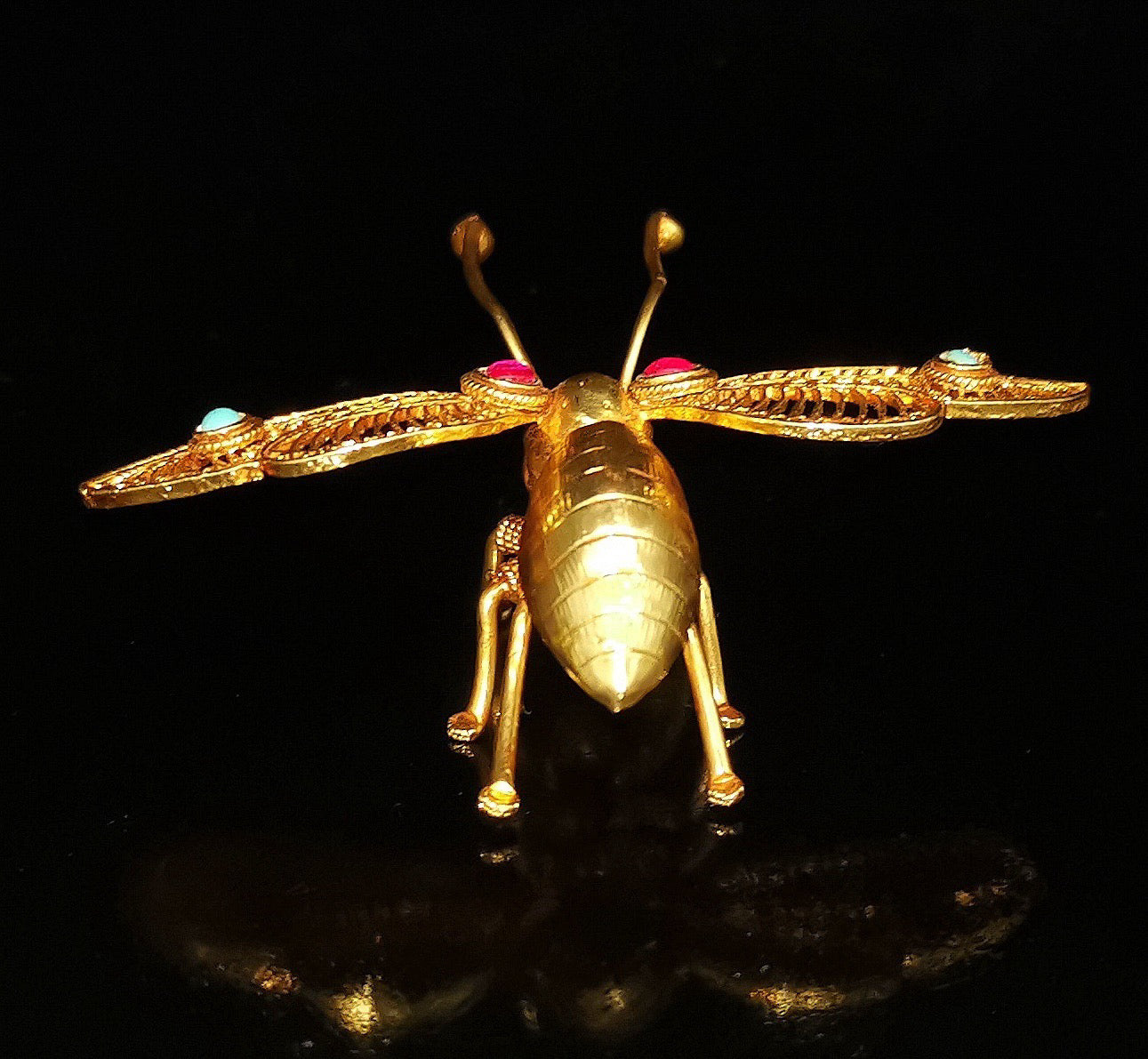 Copper gilded true gold inlaid with gemstone bees