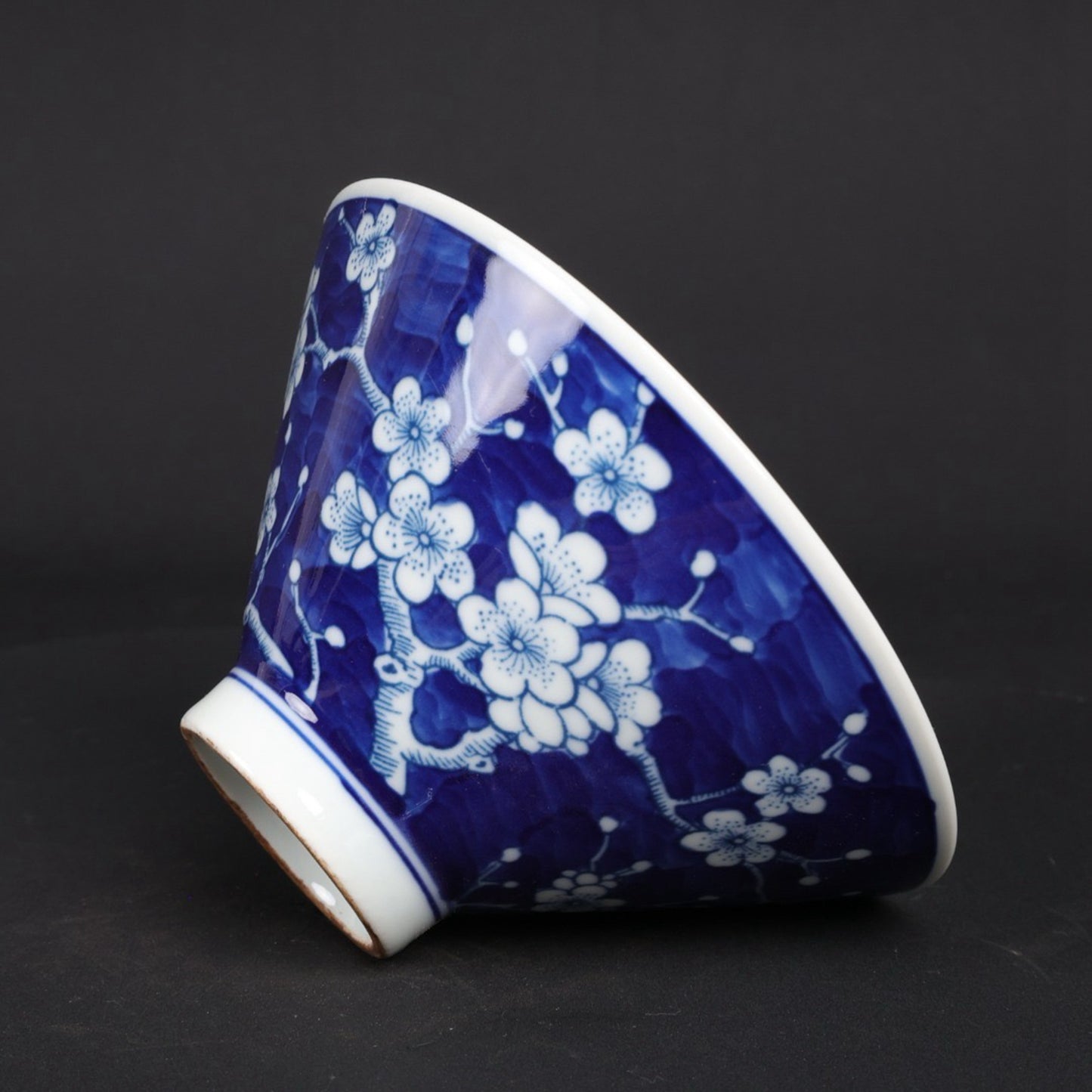 Blue and white ice plum patterned bamboo hat bowl
