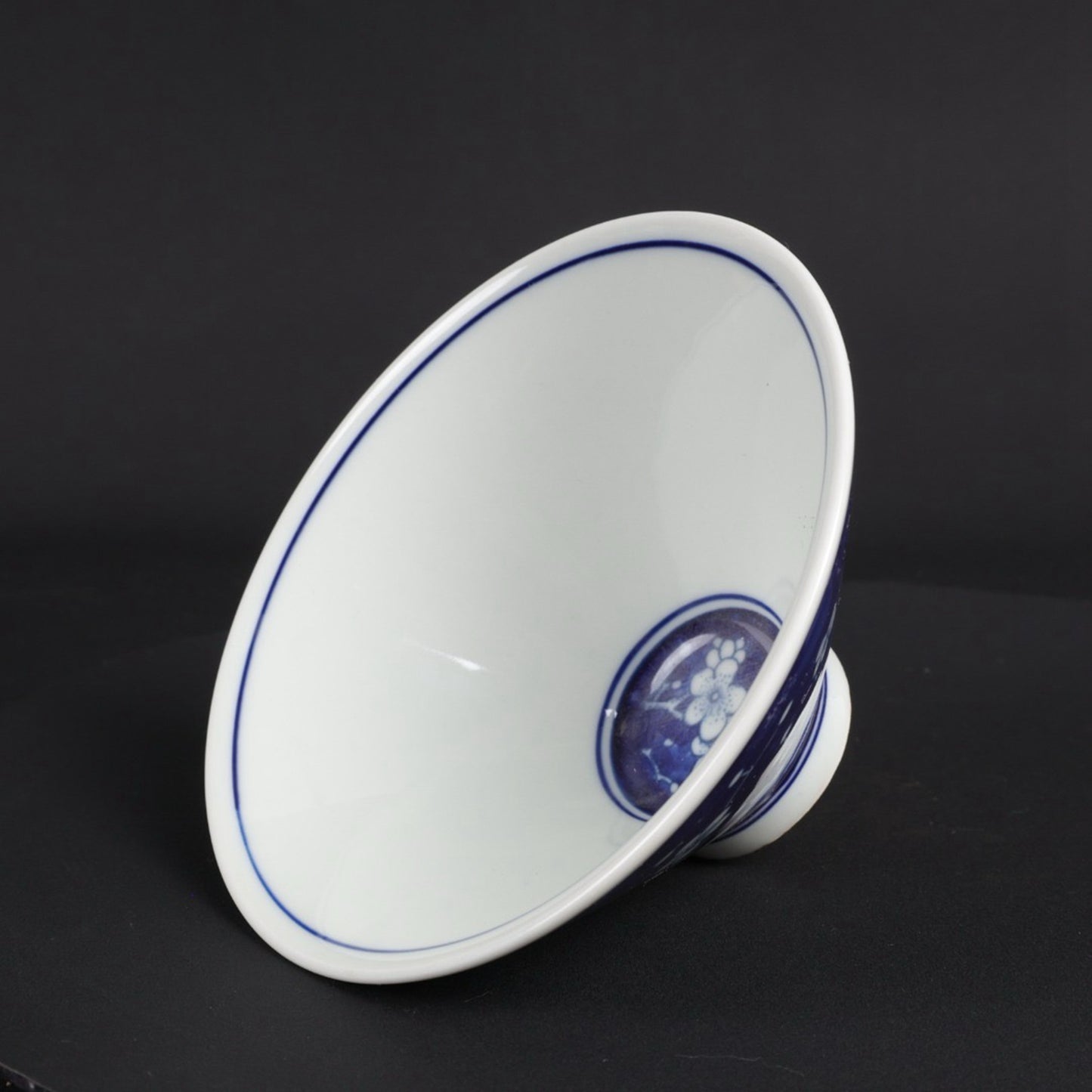 Blue and white ice plum patterned bamboo hat bowl