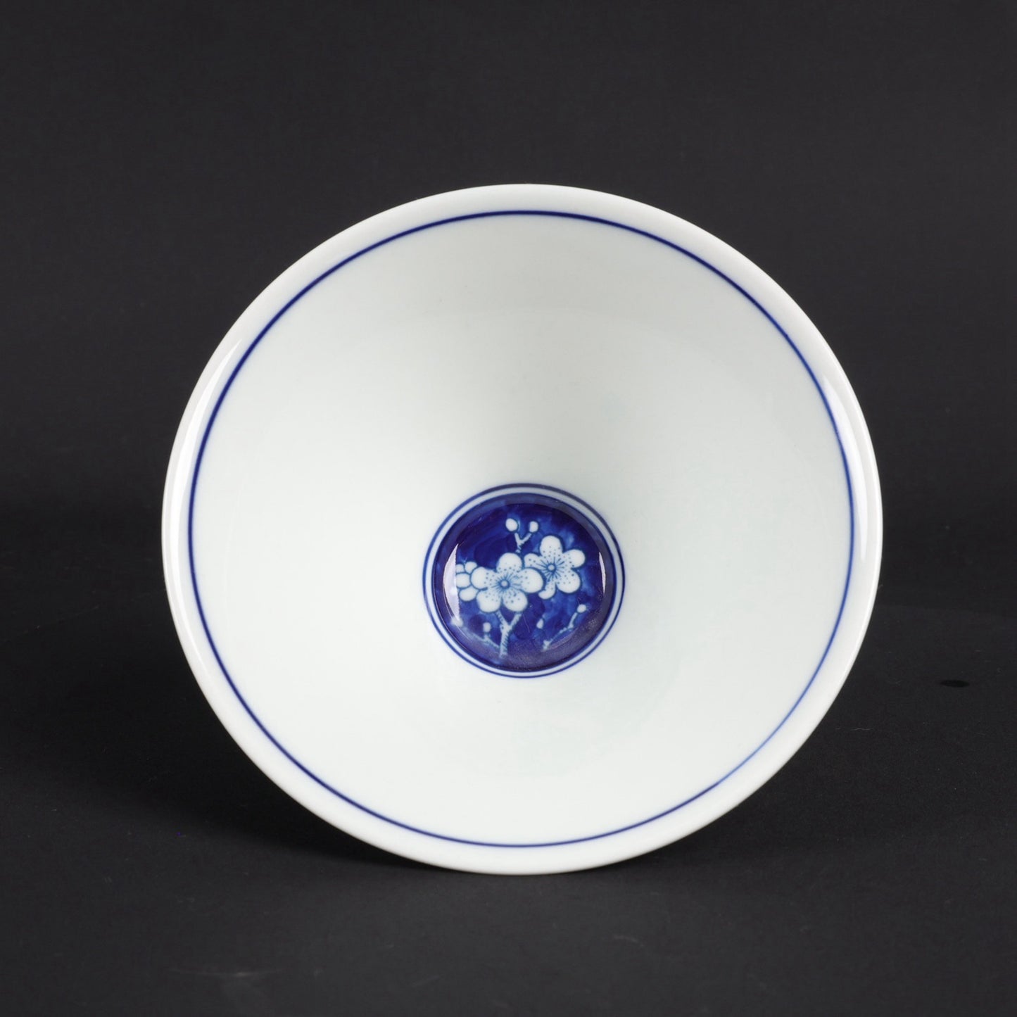 Blue and white ice plum patterned bamboo hat bowl