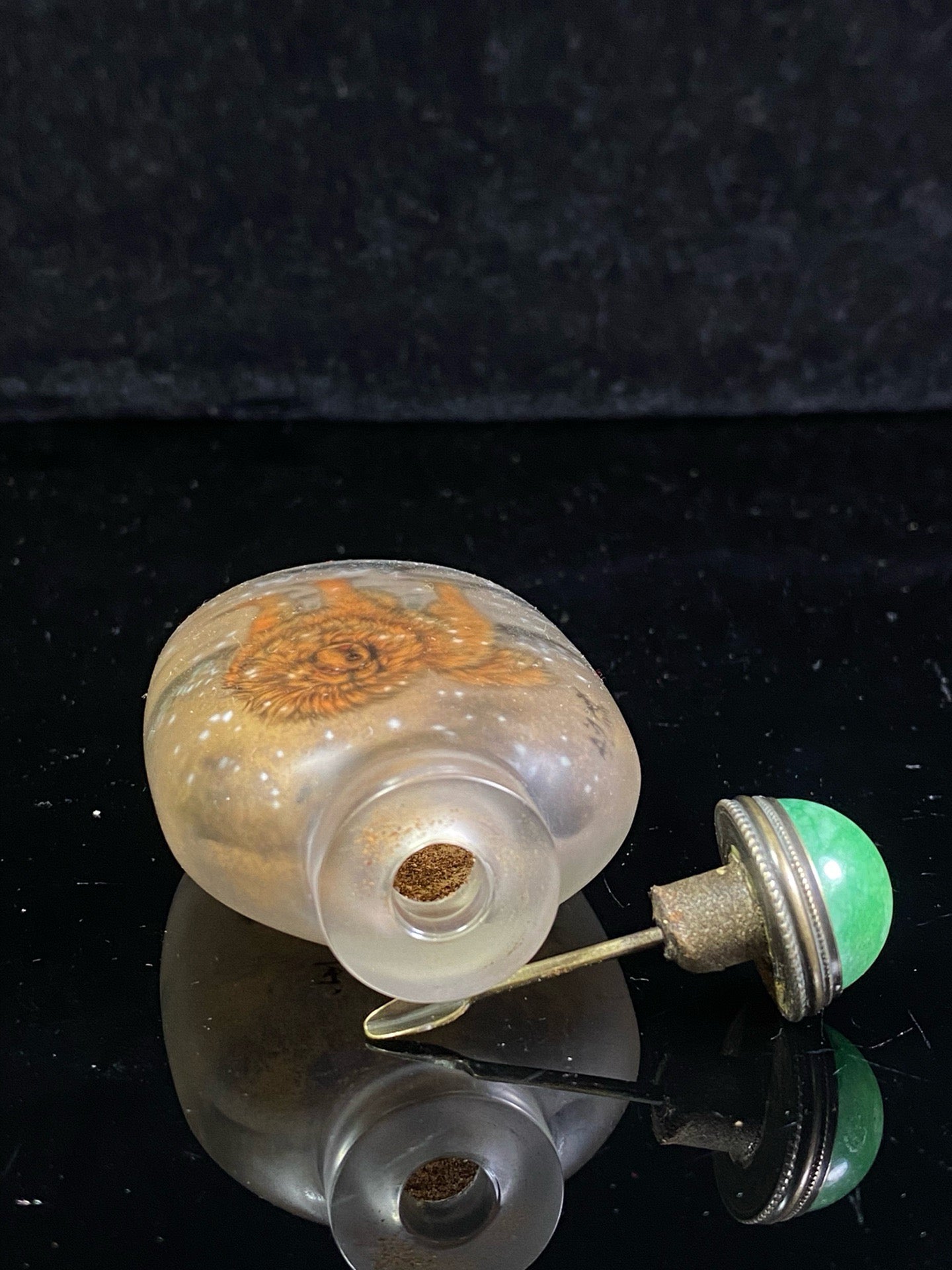 Chinese antique glass inner painted snuff bottle