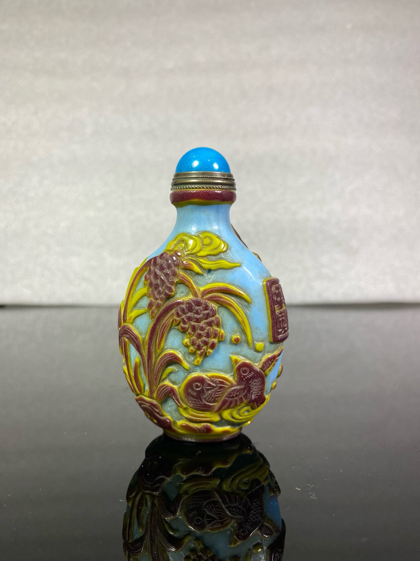 Chinese antique glass high relief carved snuff bottle