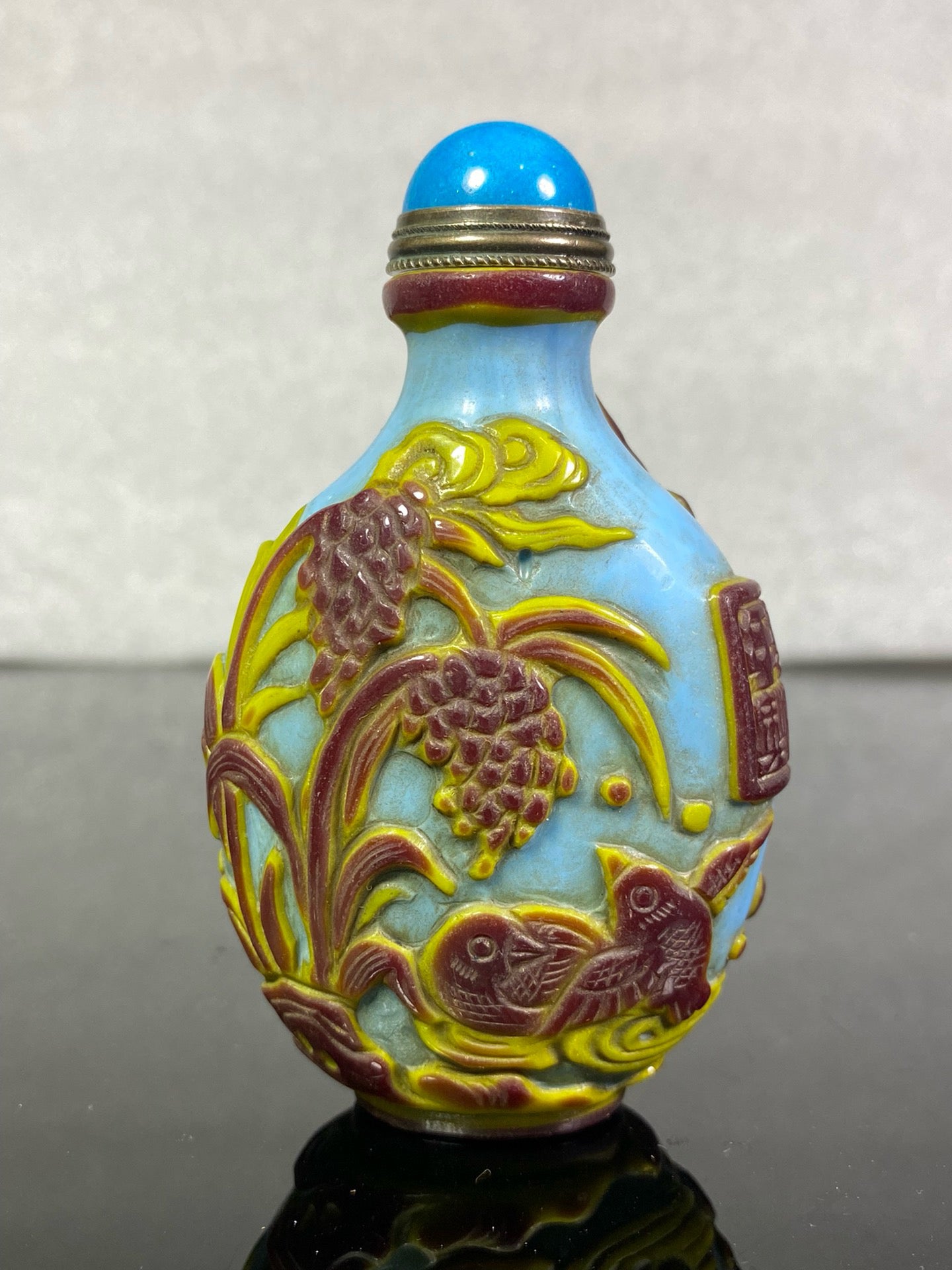 Chinese antique glass high relief carved snuff bottle