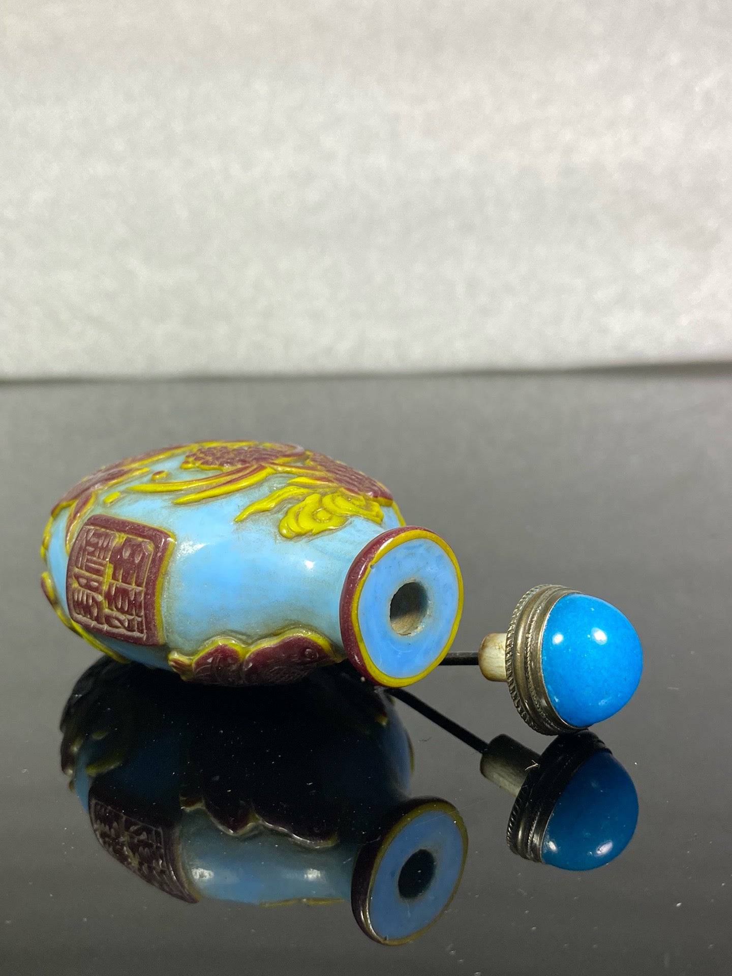 Chinese antique glass high relief carved snuff bottle
