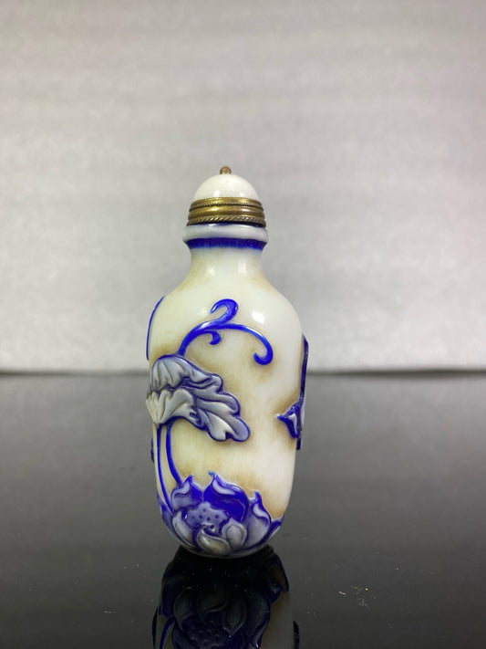 Chinese antique glass high relief carved snuff bottle