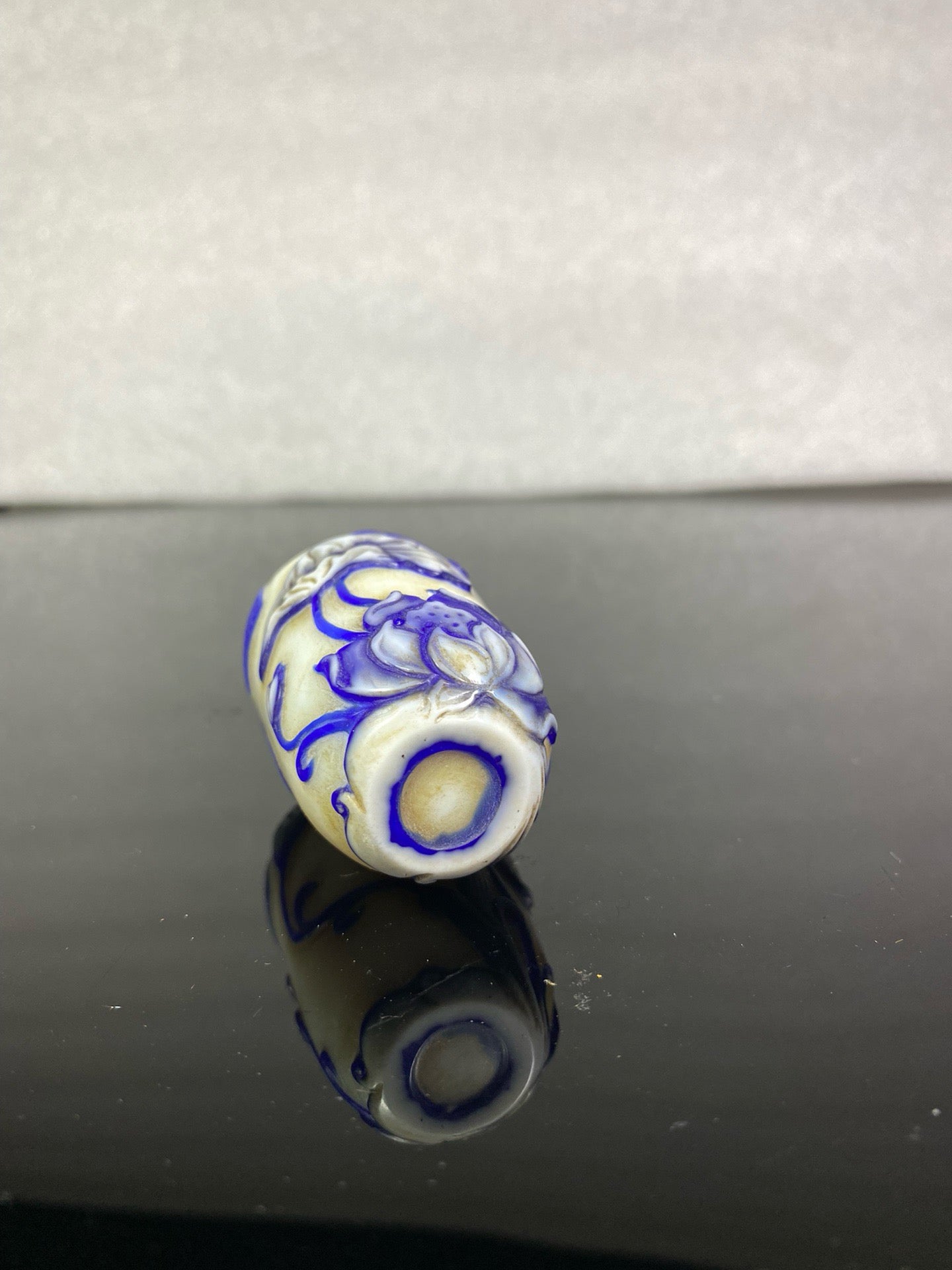 Chinese antique glass high relief carved snuff bottle