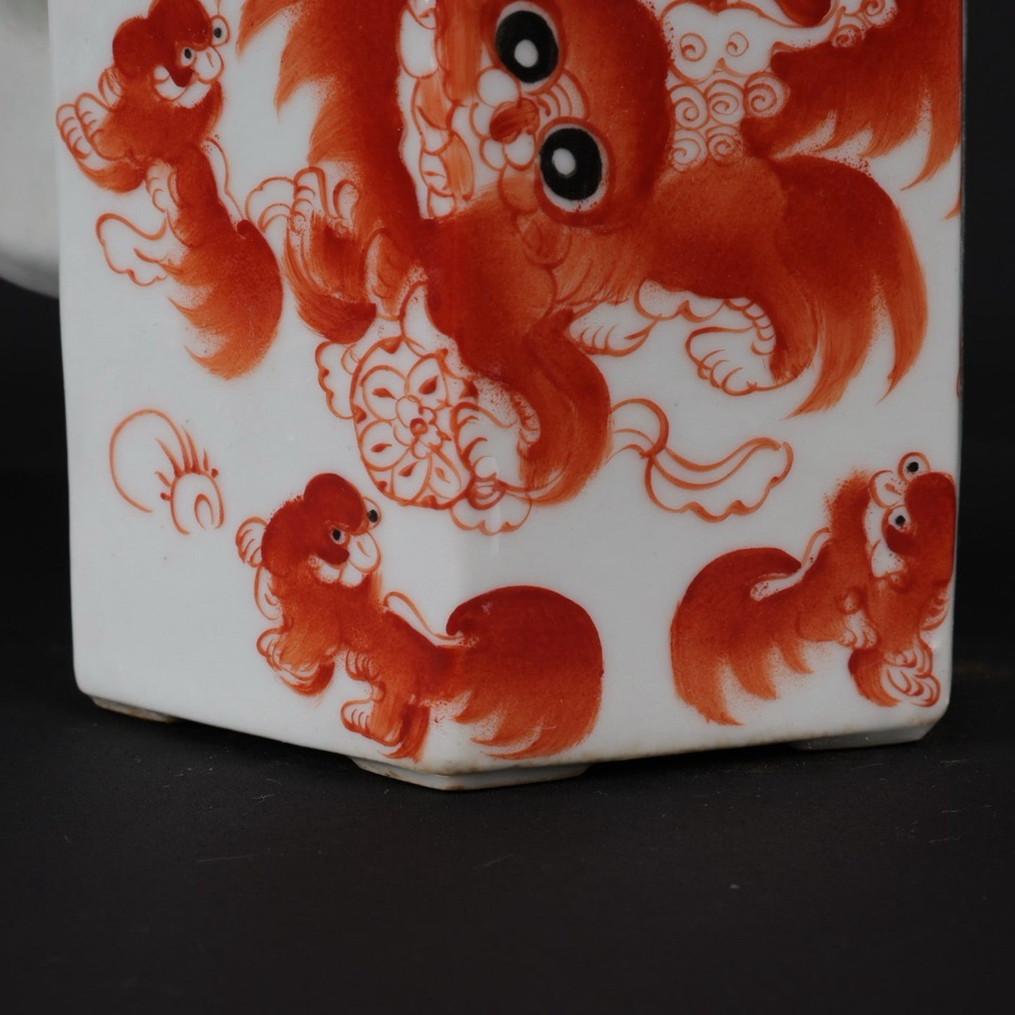 Pink Taishi Shaobao Pattern Hexagonal Qiao Liang Pot