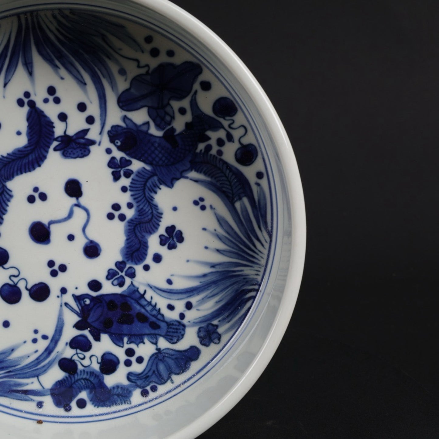Blue and white fish algae pattern tea wash