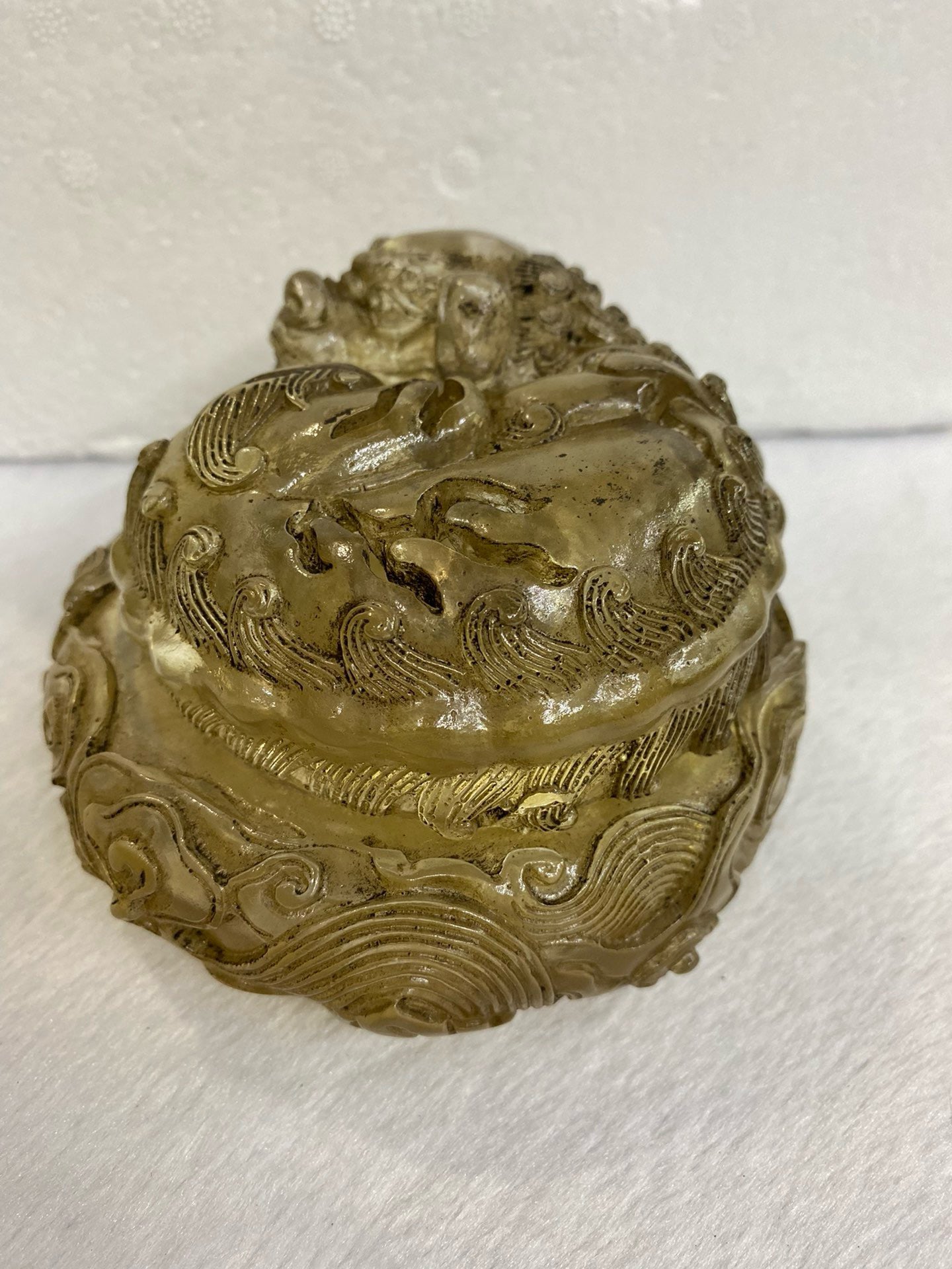 Chinese antique Pixiu shaped top and bottom cover with old glass brush wash