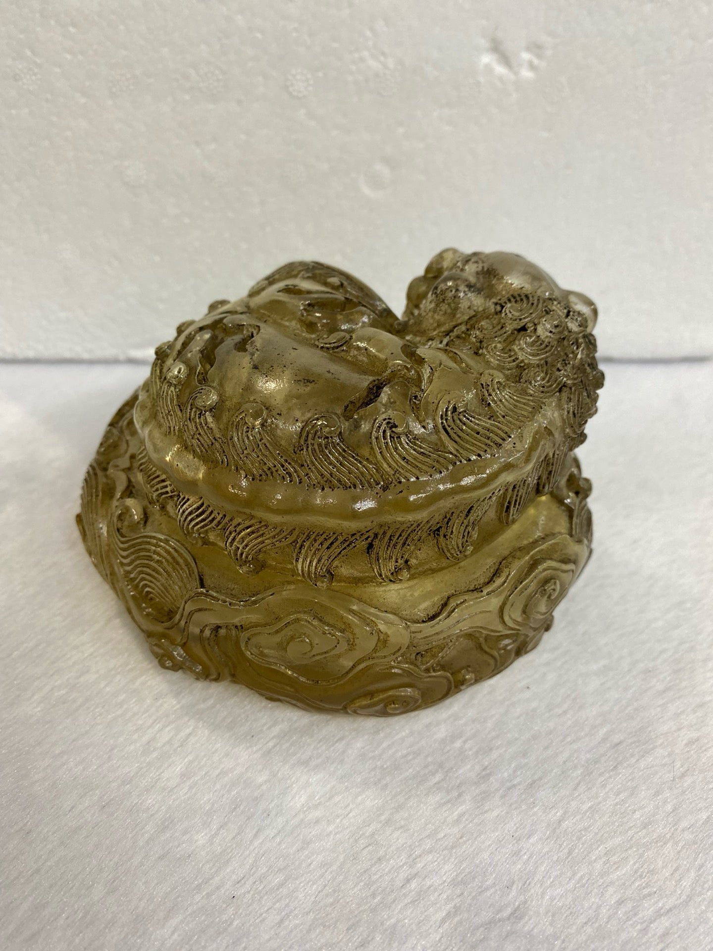 Chinese antique Pixiu shaped top and bottom cover with old glass brush wash