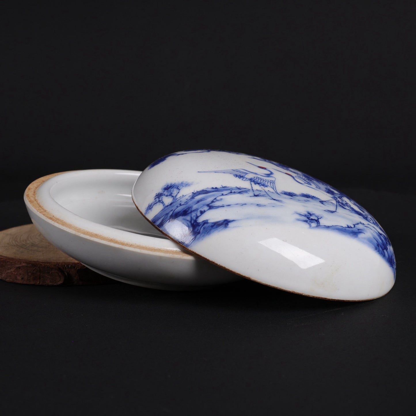 Blue and white pine and crane welcoming spring patterned small printing box