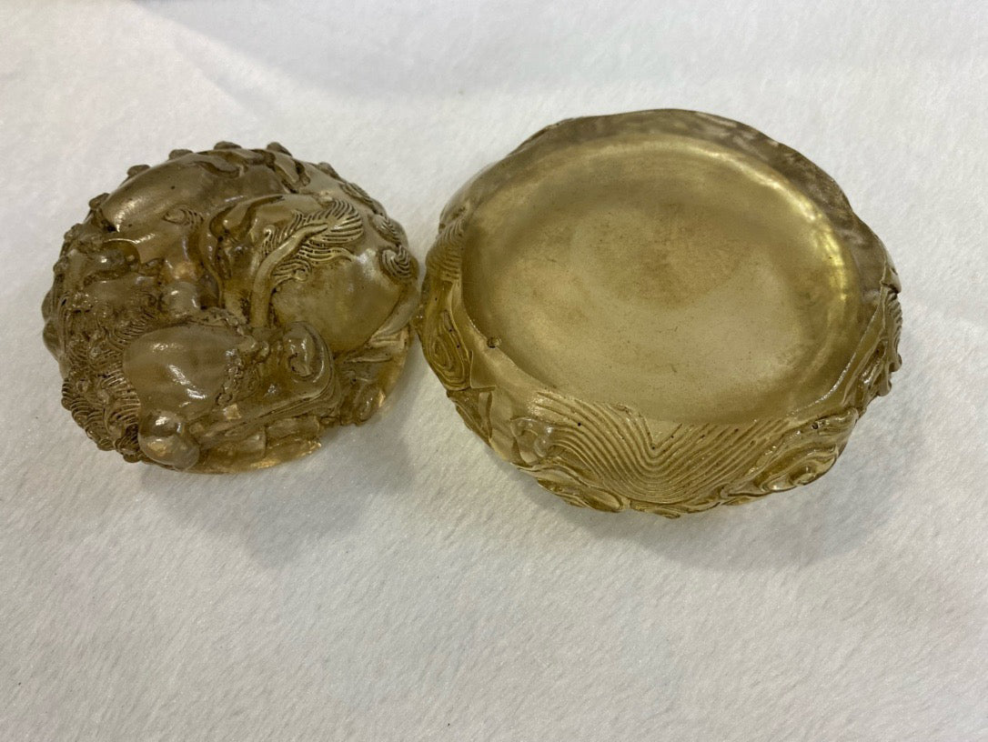 Chinese antique Pixiu shaped top and bottom cover with old glass brush wash