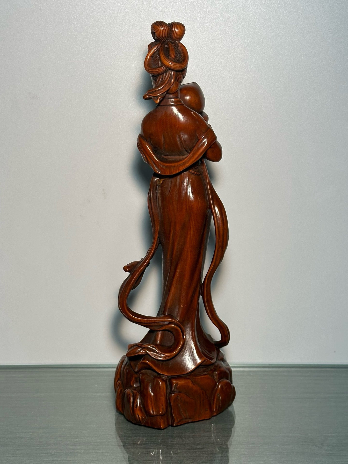 Chinese antique boxwood and mugu offer their birthday