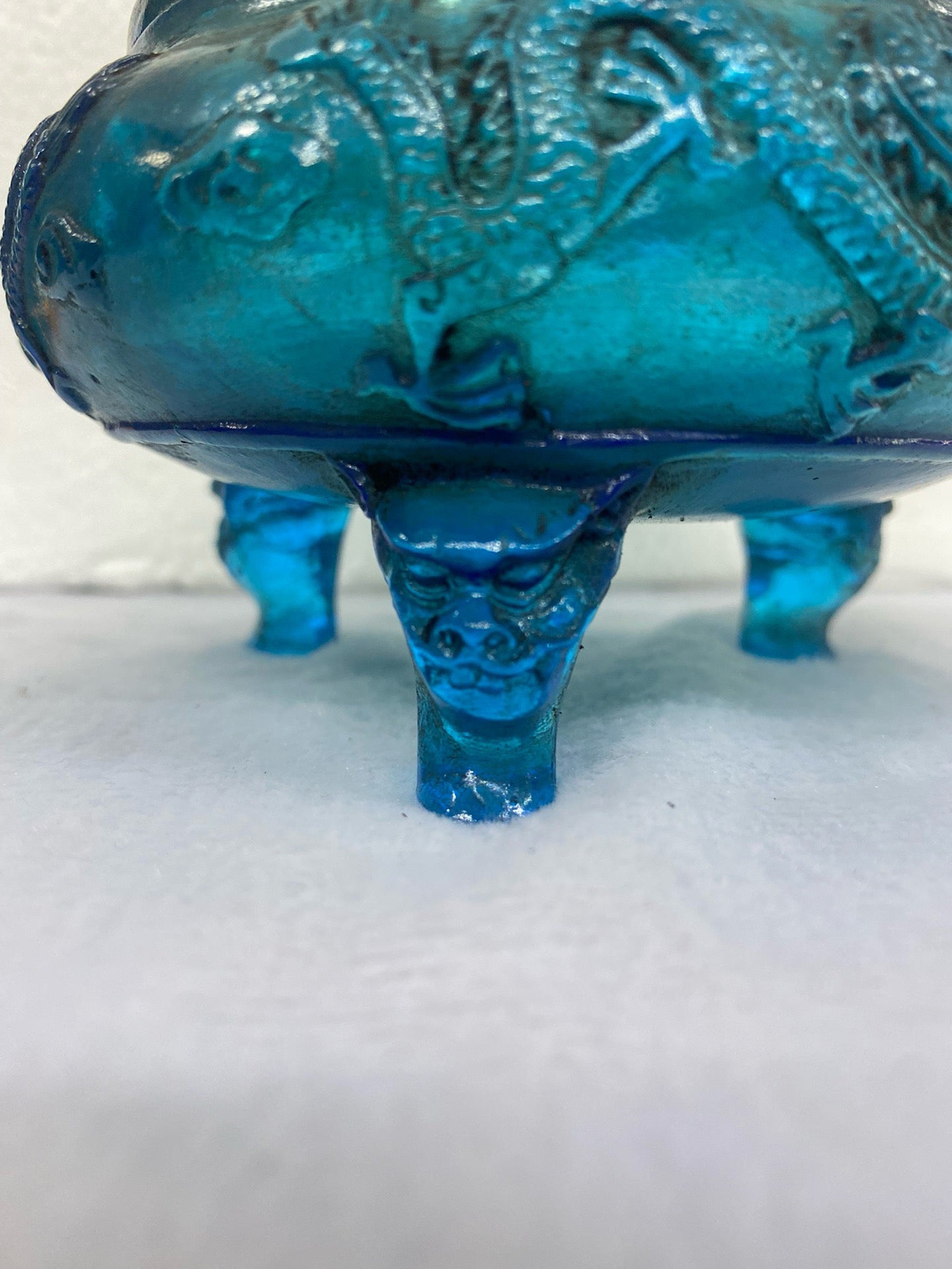 Chinese Antique Glass Three legged Hollow Dragon Pattern Aromatherapy Stove