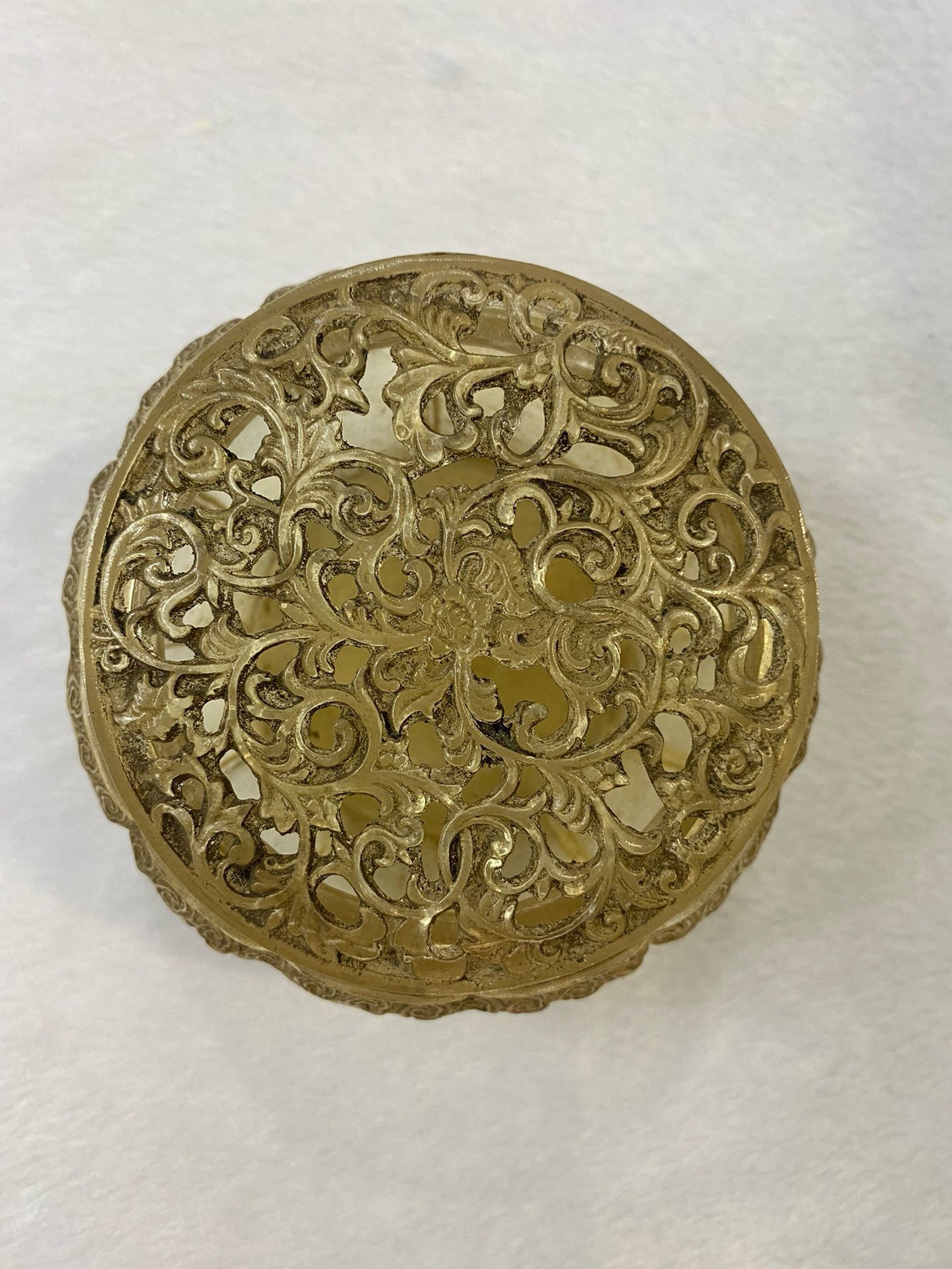 Chinese antique glazed hollowed out melon petal shaped aromatherapy stove