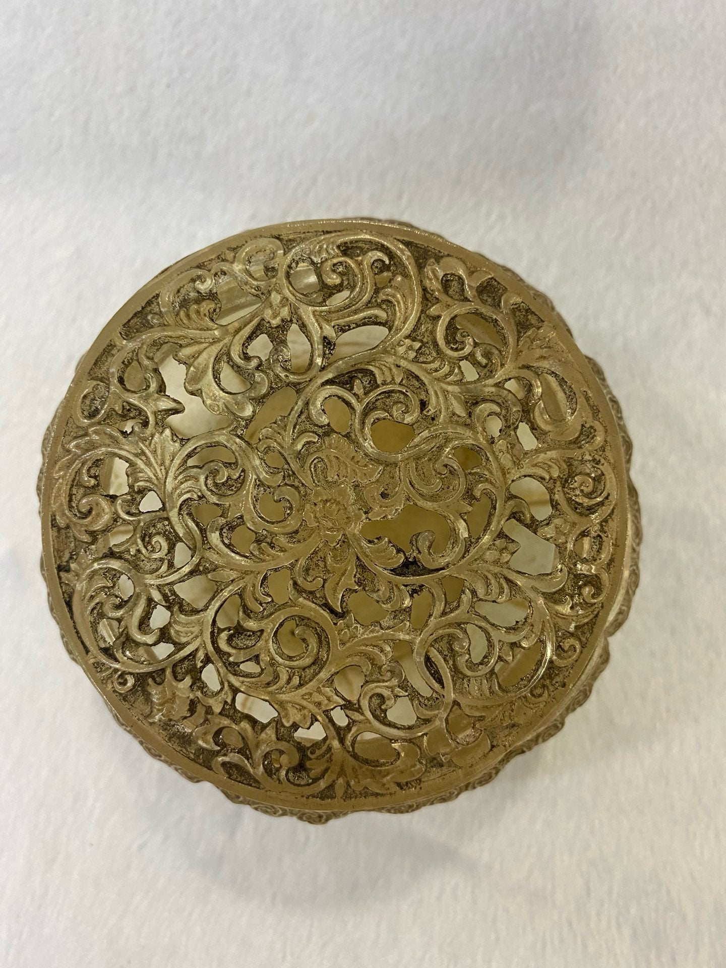 Chinese antique glazed hollowed out melon petal shaped aromatherapy stove