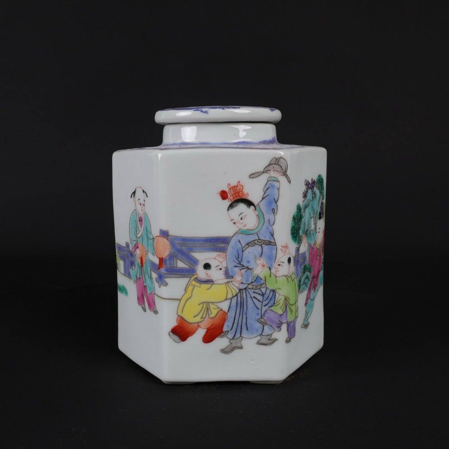 Pink character story pattern tea jar
