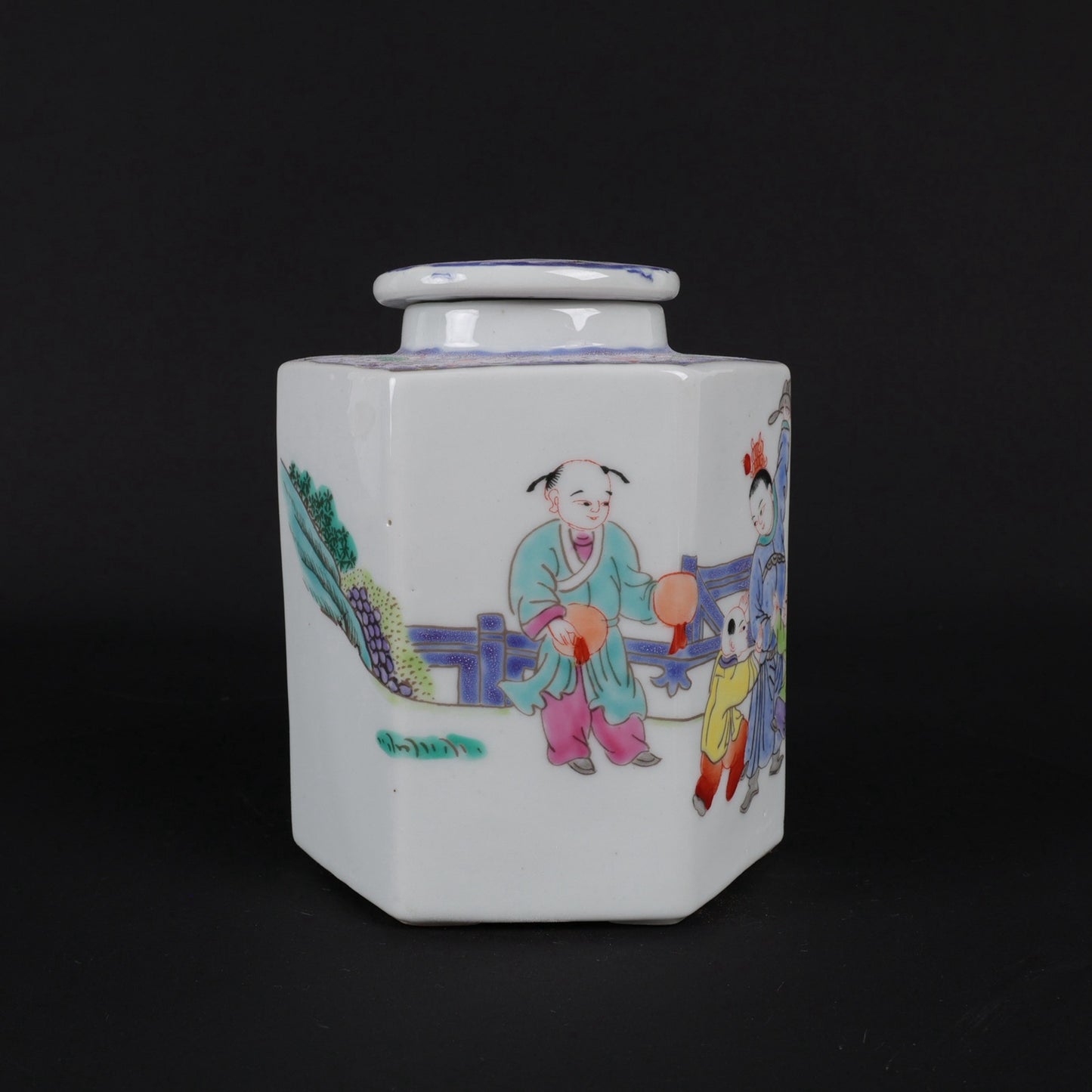 Pink character story pattern tea jar