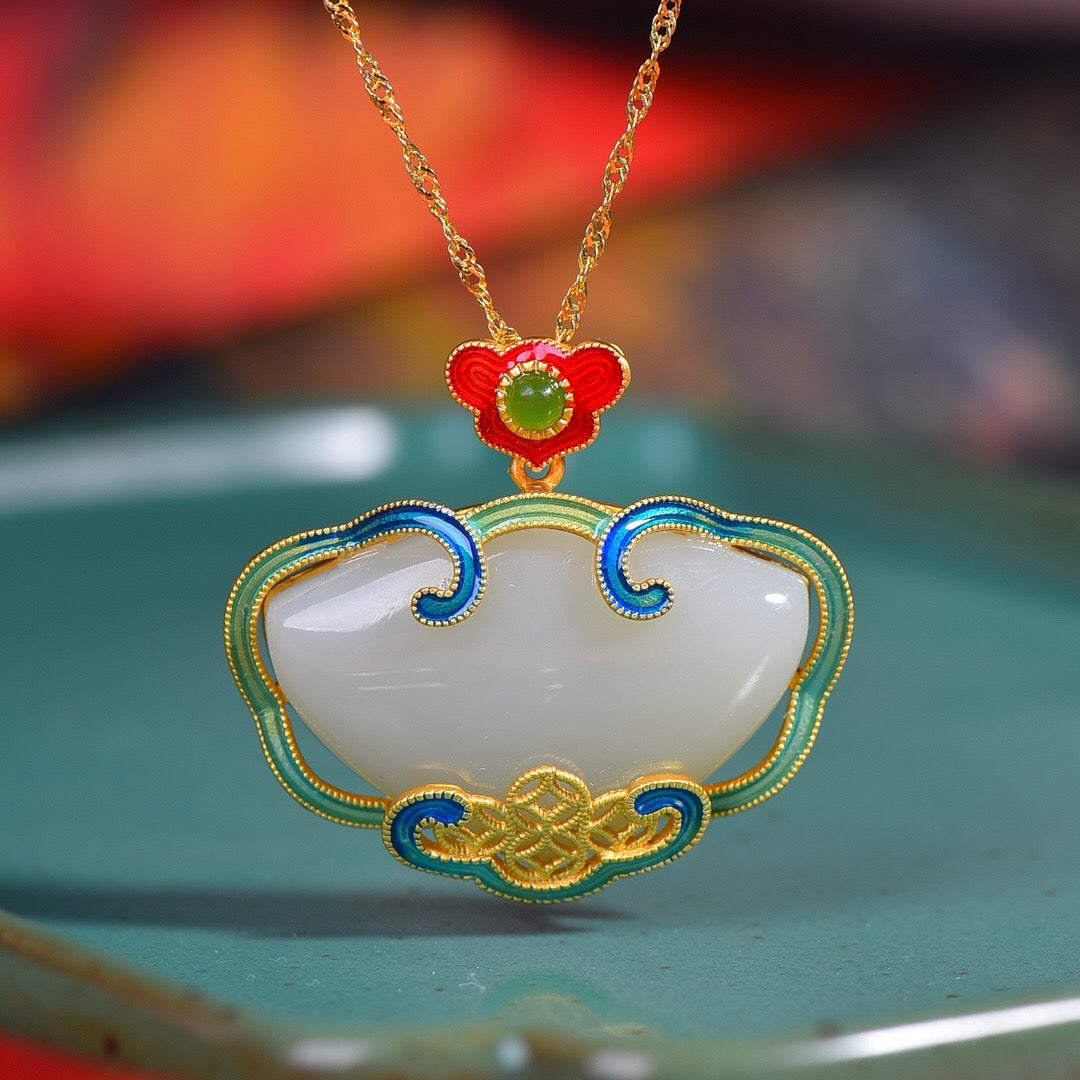 Silver inlaid Hotan Jade pendant