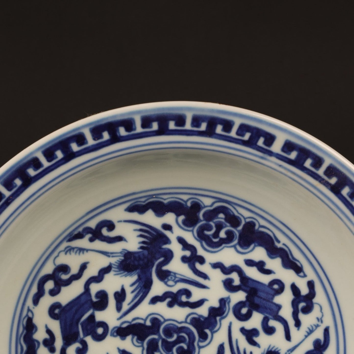 Blue and white crane pattern appreciation plate