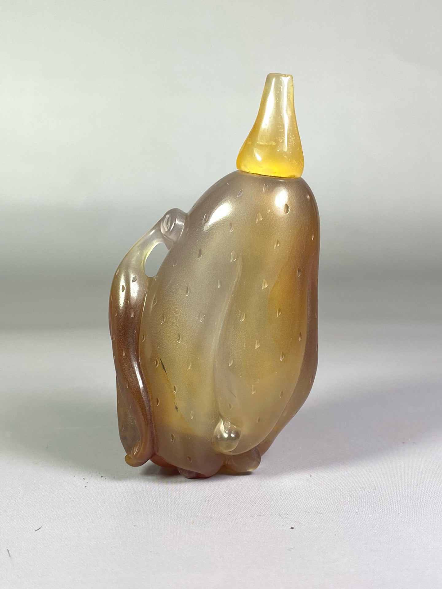 Chinese antique agate with exquisite colors and carved melon and fruit shaped snuff bottles
