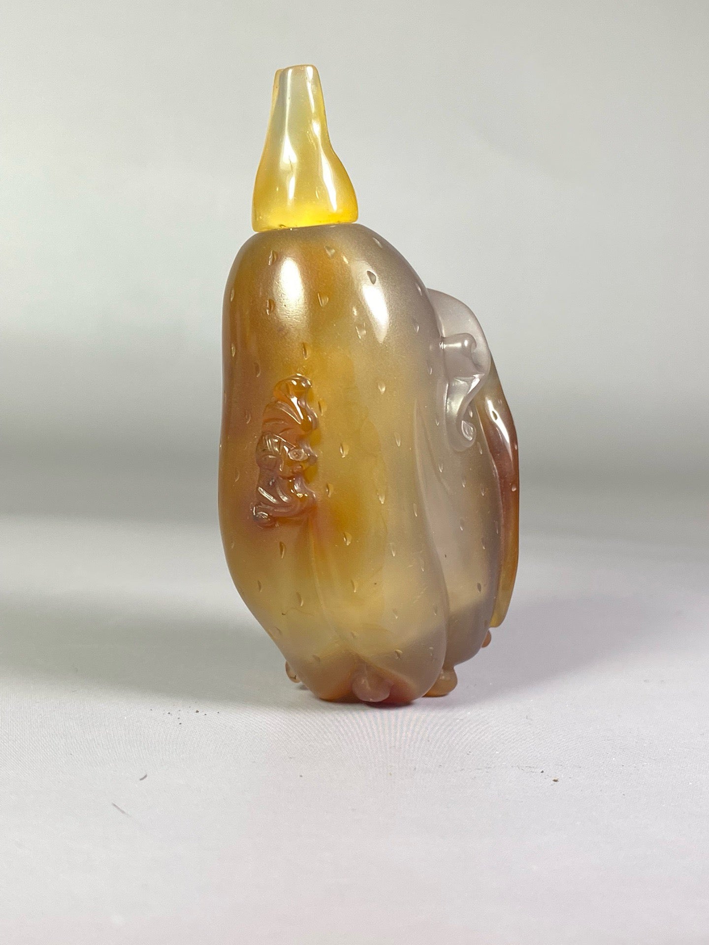 Chinese antique agate with exquisite colors and carved melon and fruit shaped snuff bottles
