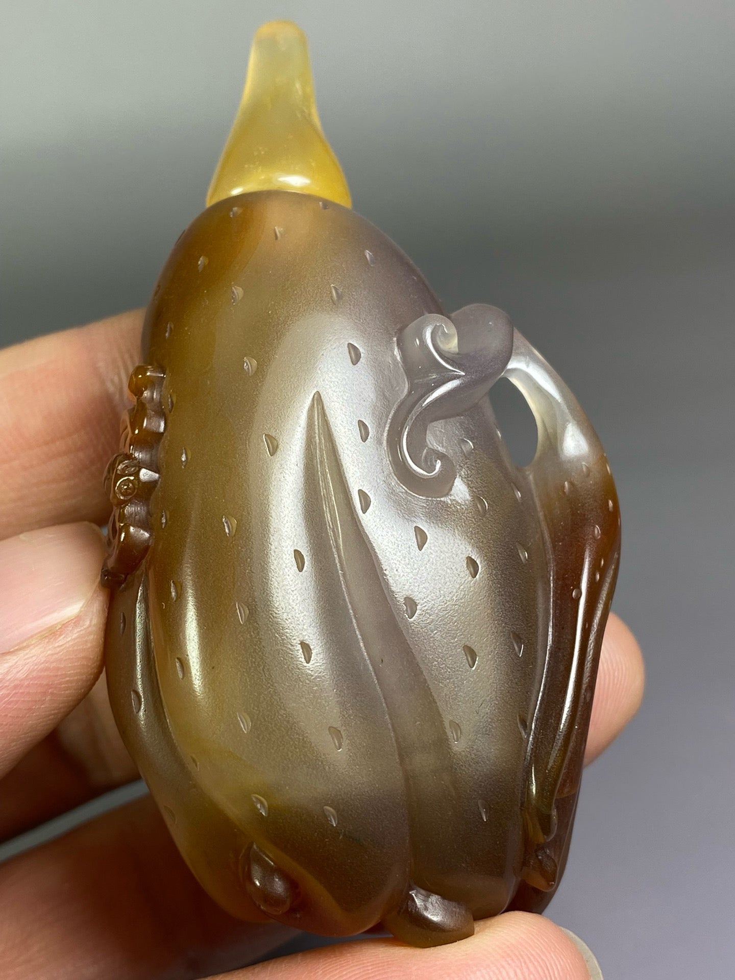Chinese antique agate with exquisite colors and carved melon and fruit shaped snuff bottles