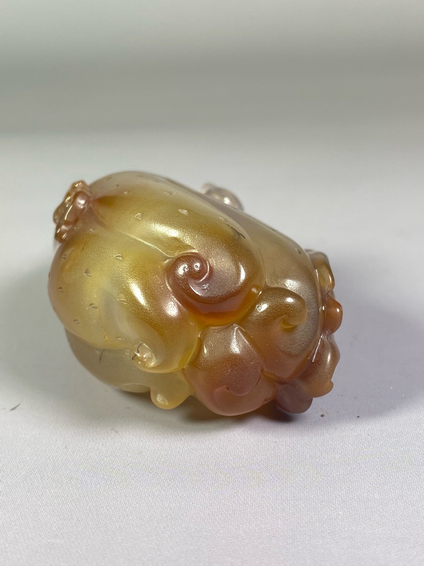 Chinese antique agate with exquisite colors and carved melon and fruit shaped snuff bottles