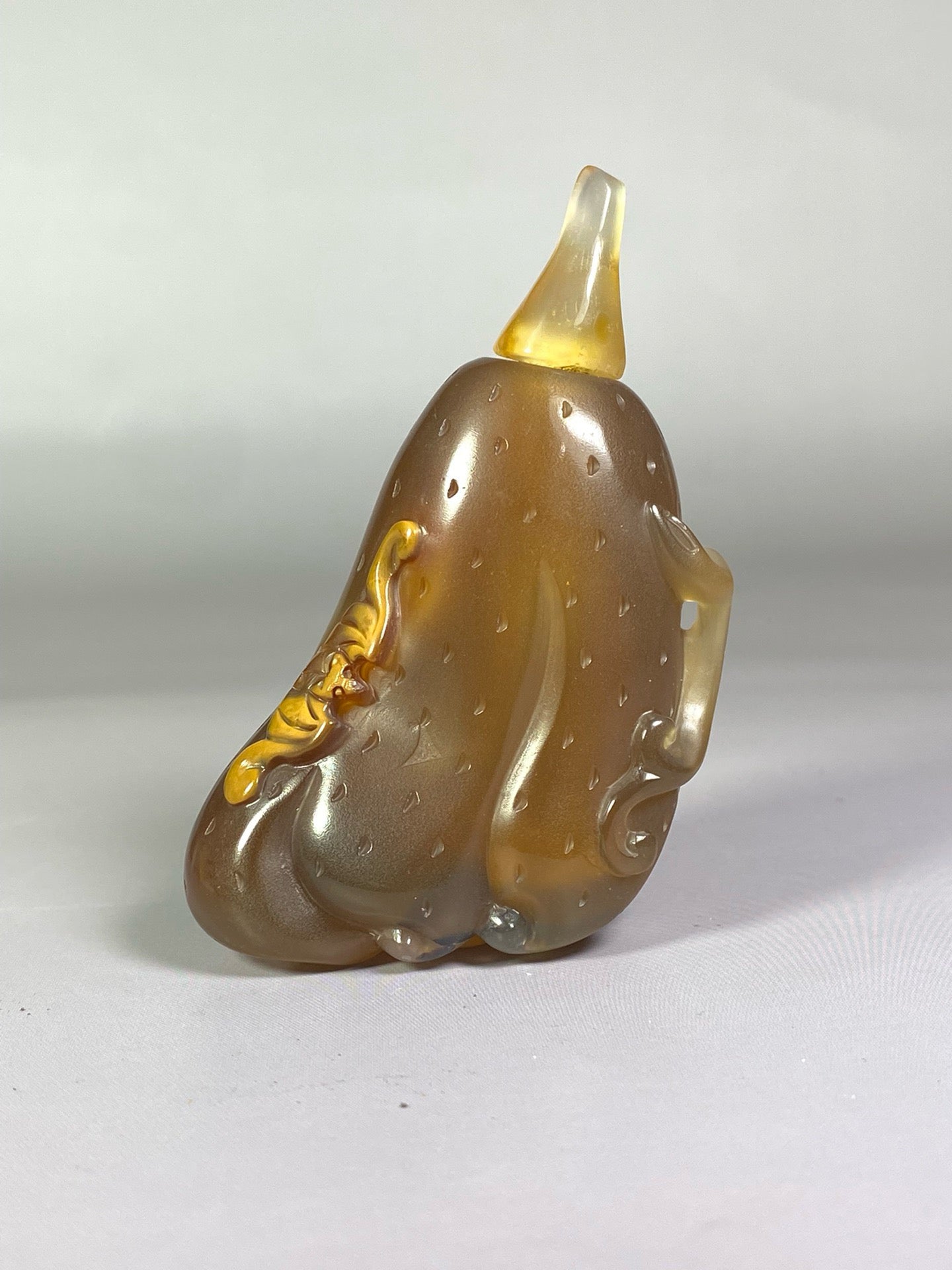 Chinese antique agate with exquisite colors and carved melon and fruit shaped snuff bottles