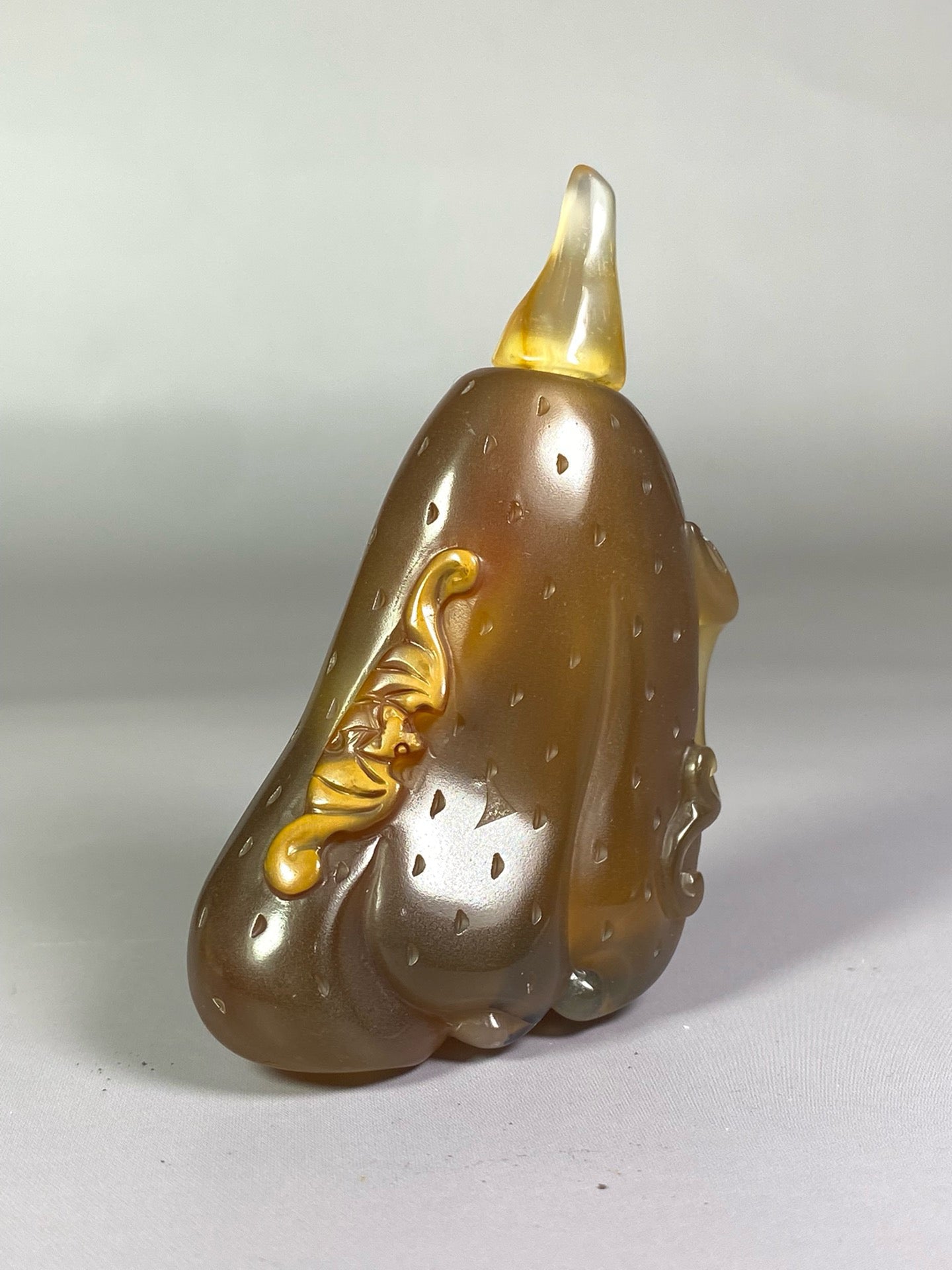 Chinese antique agate with exquisite colors and carved melon and fruit shaped snuff bottles