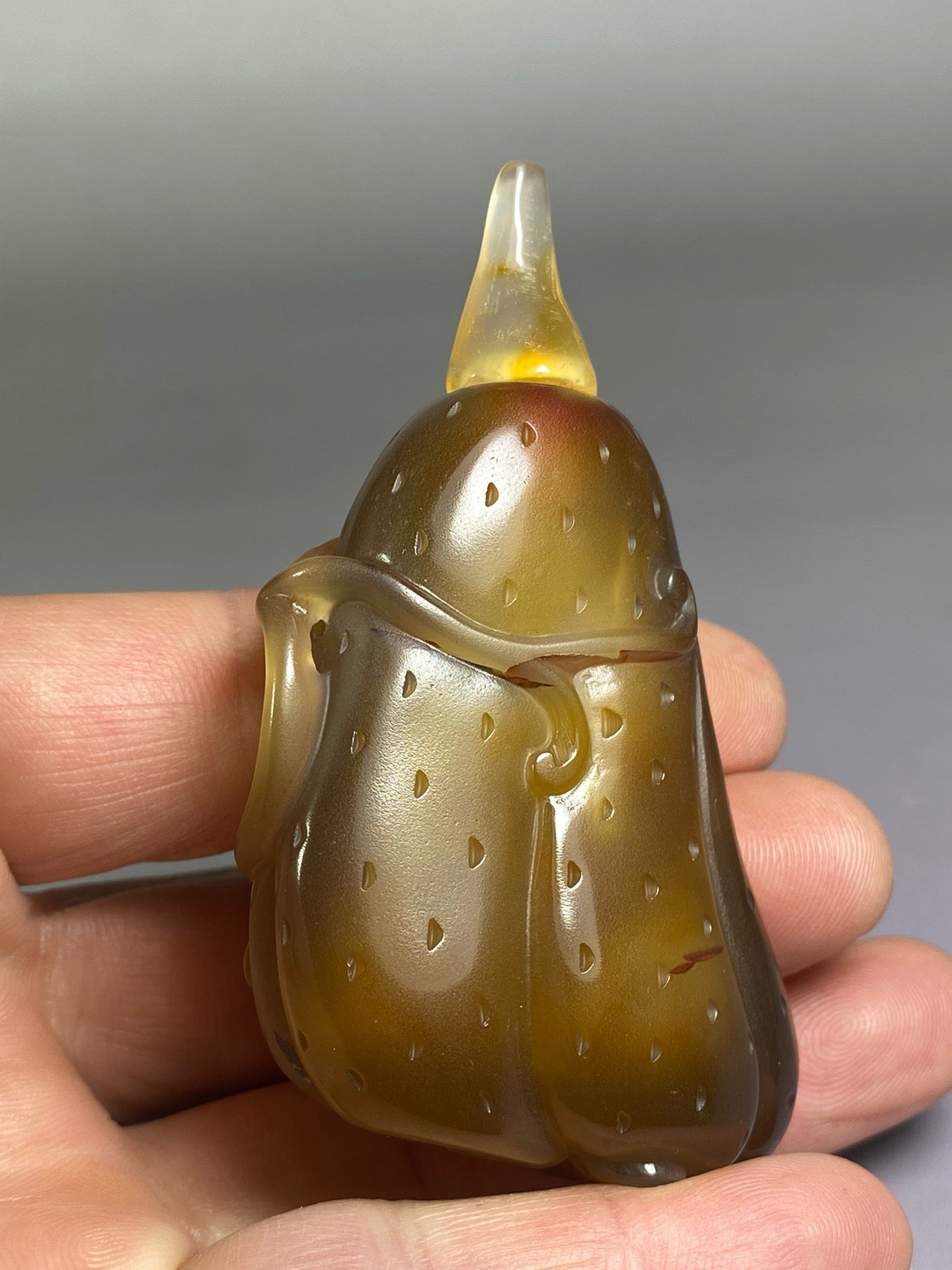 Chinese antique agate with exquisite colors and carved melon and fruit shaped snuff bottles