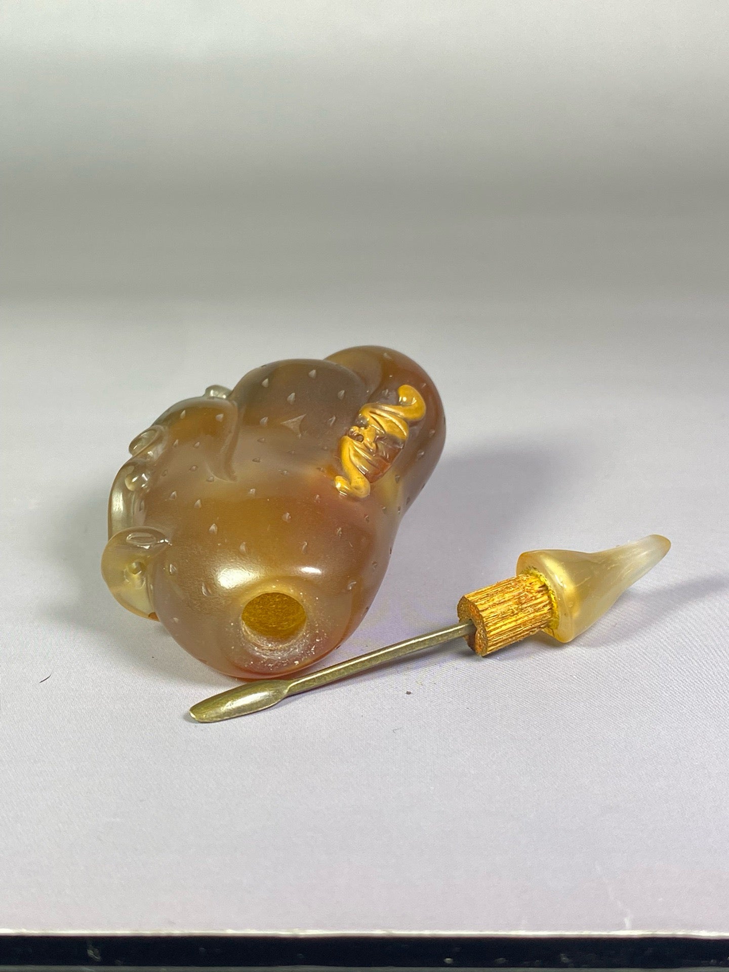 Chinese antique agate with exquisite colors and carved melon and fruit shaped snuff bottles