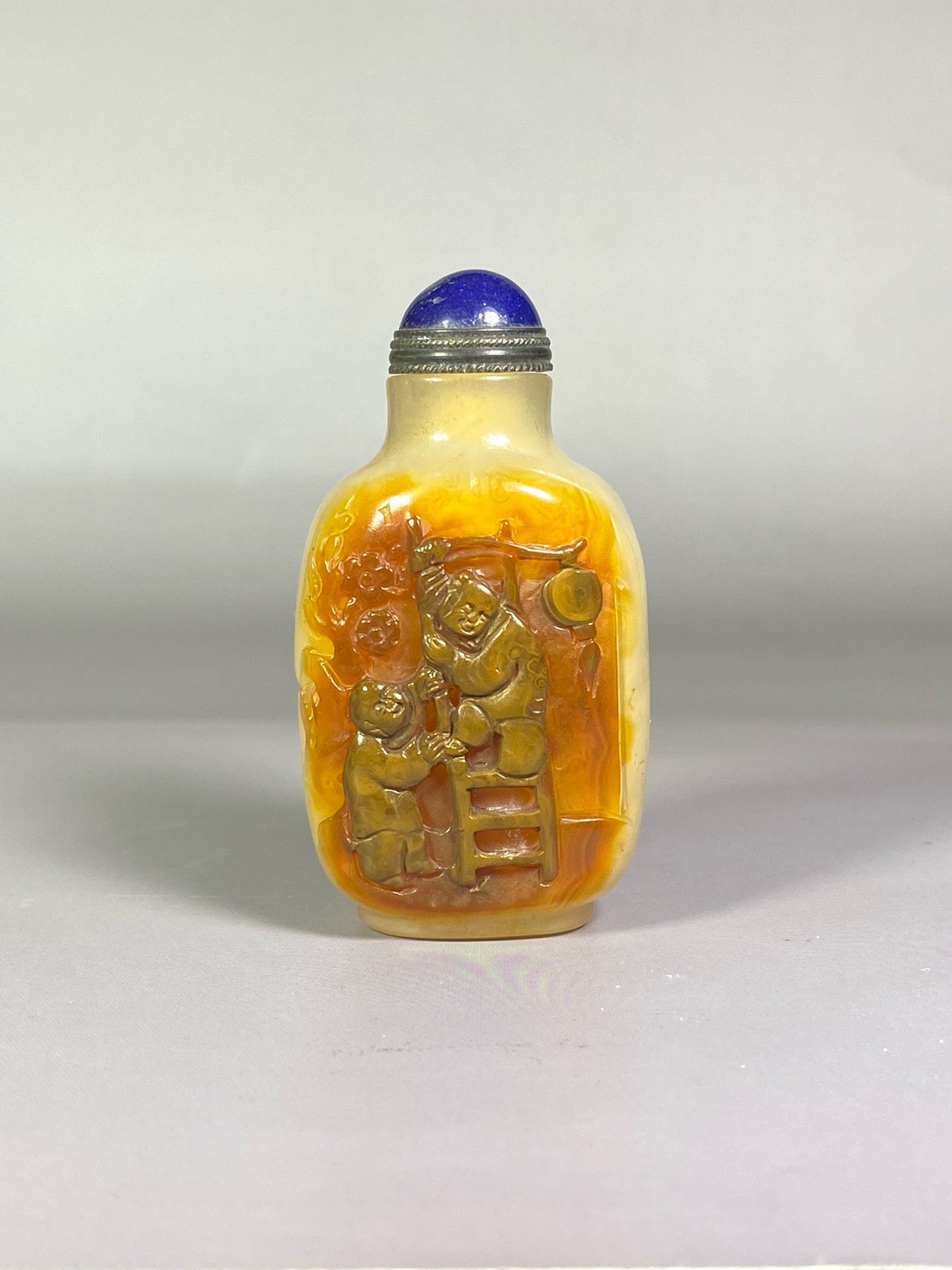 Chinese antique agate beautifully colored carved snuff bottle