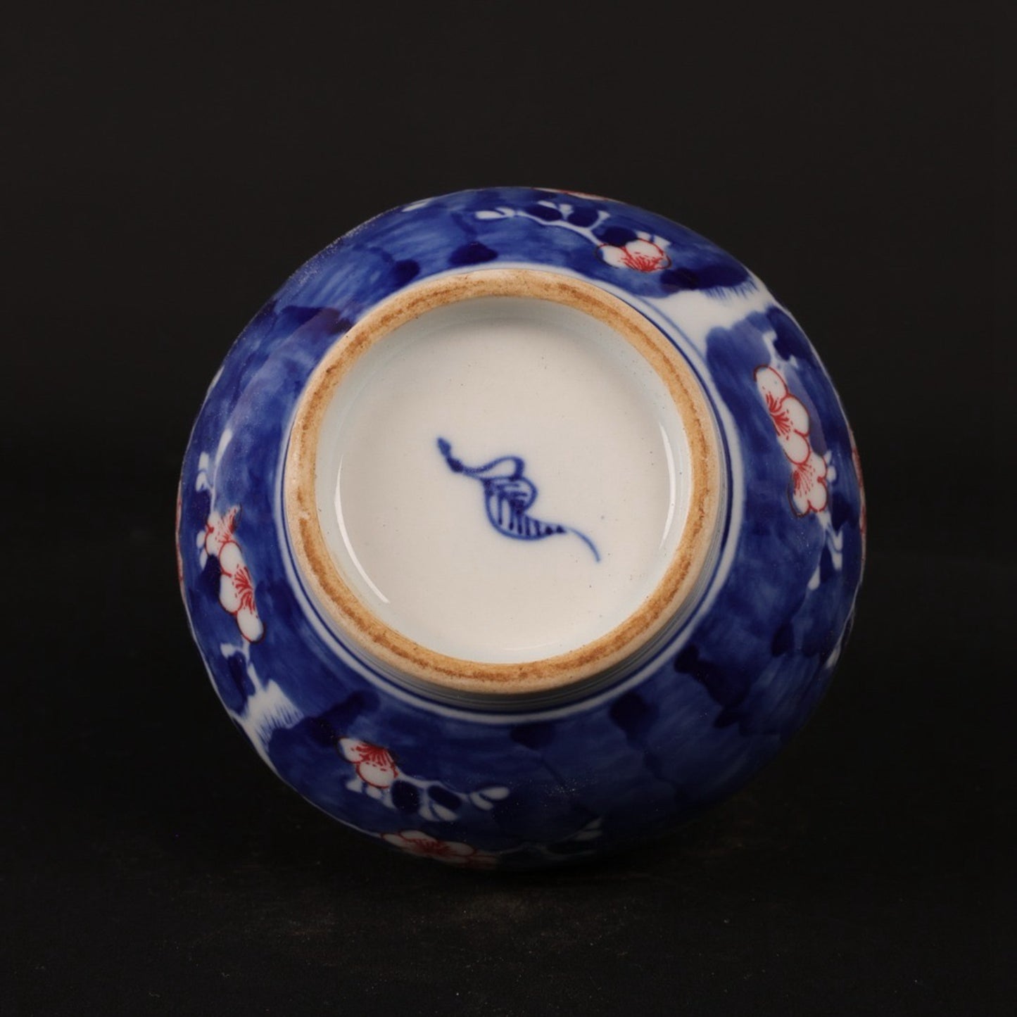 Blue and white glazed red ice plum patterned deer head statue