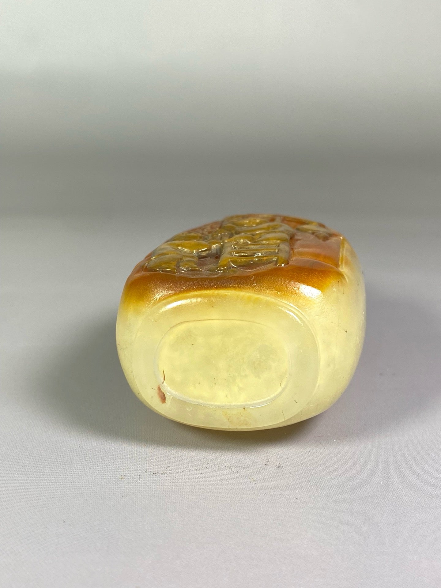 Chinese antique agate beautifully colored carved snuff bottle