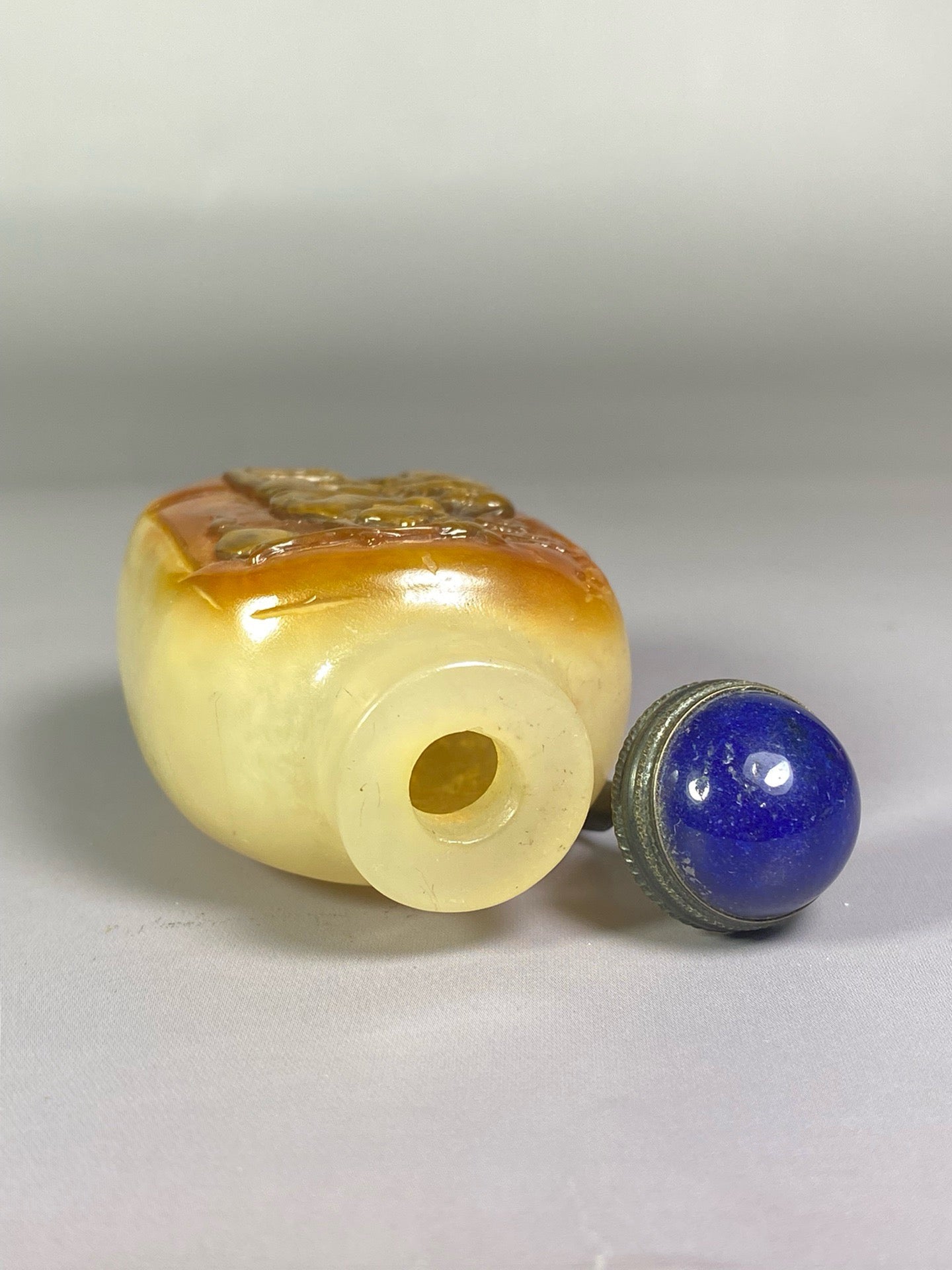 Chinese antique agate beautifully colored carved snuff bottle