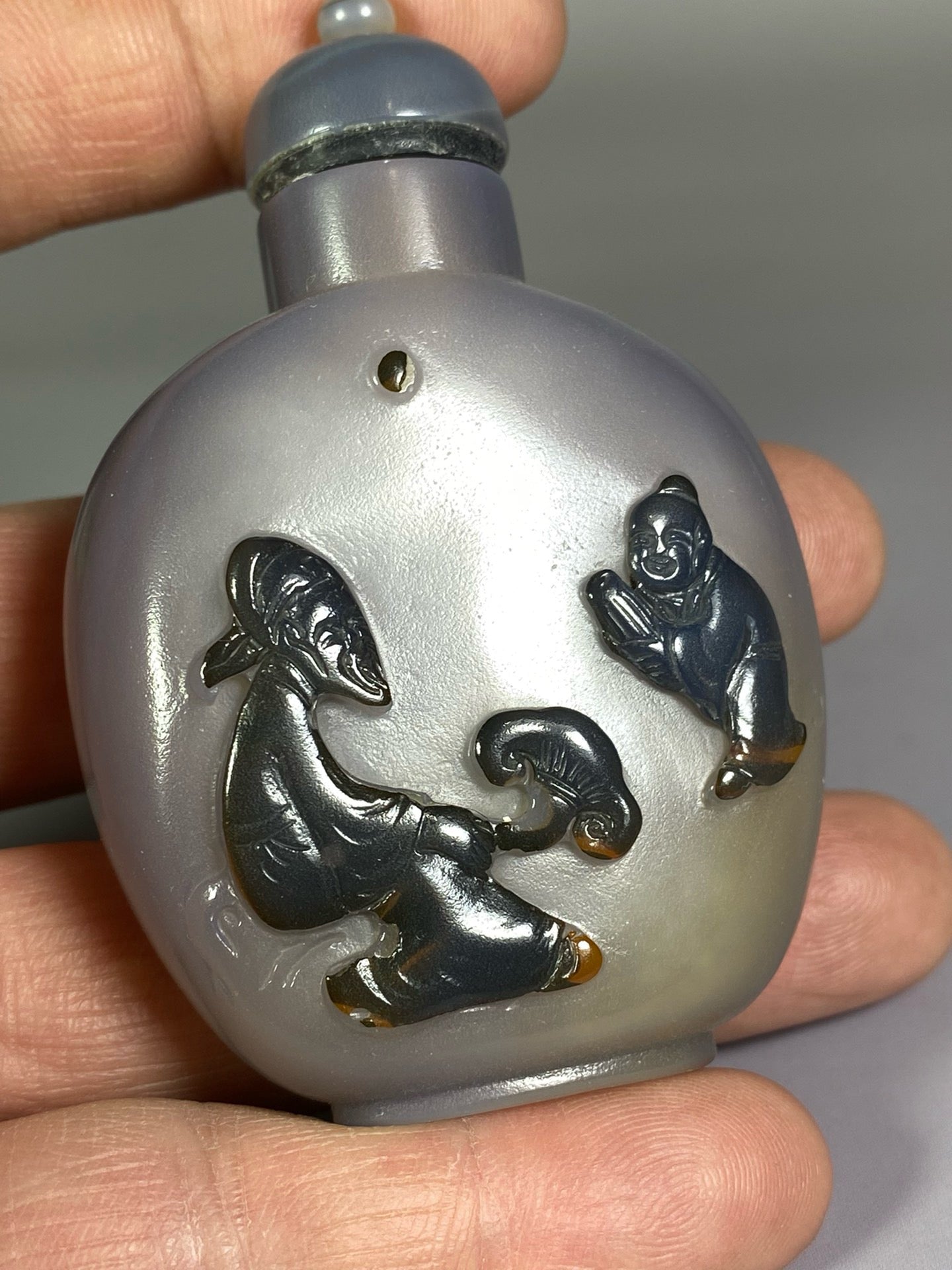 Chinese antique agate beautifully colored carved snuff bottle