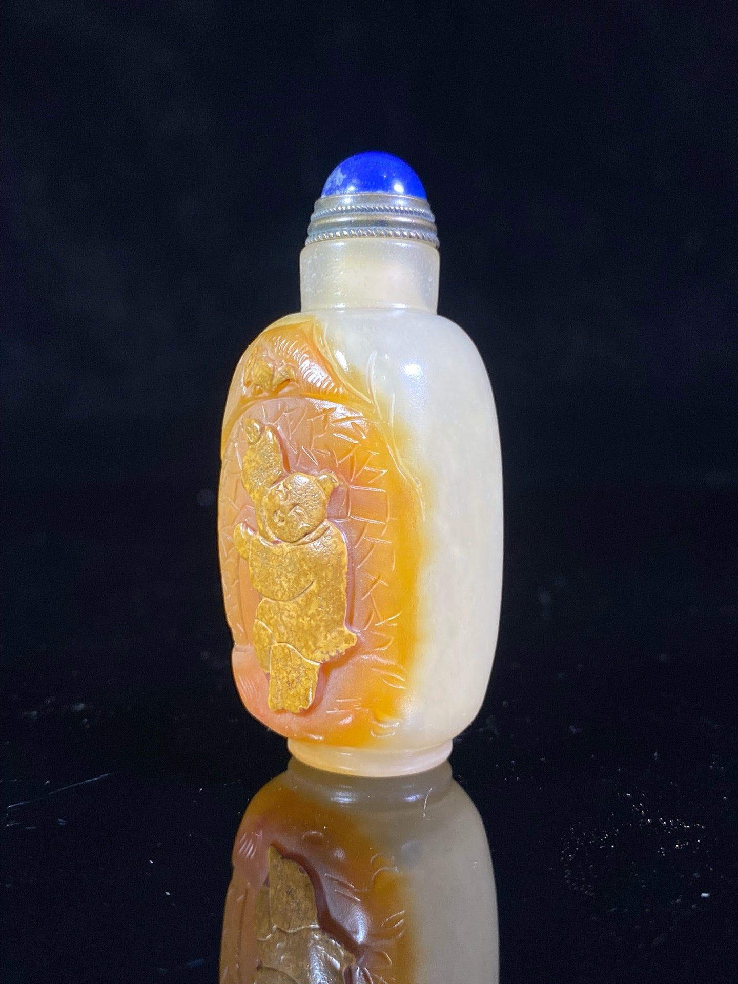 Chinese antique agate beautifully colored carved snuff bottle