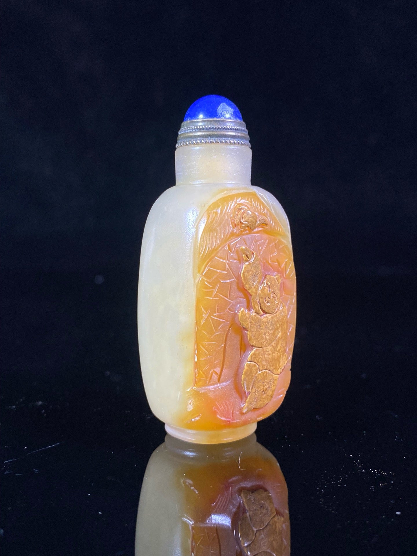 Chinese antique agate beautifully colored carved snuff bottle