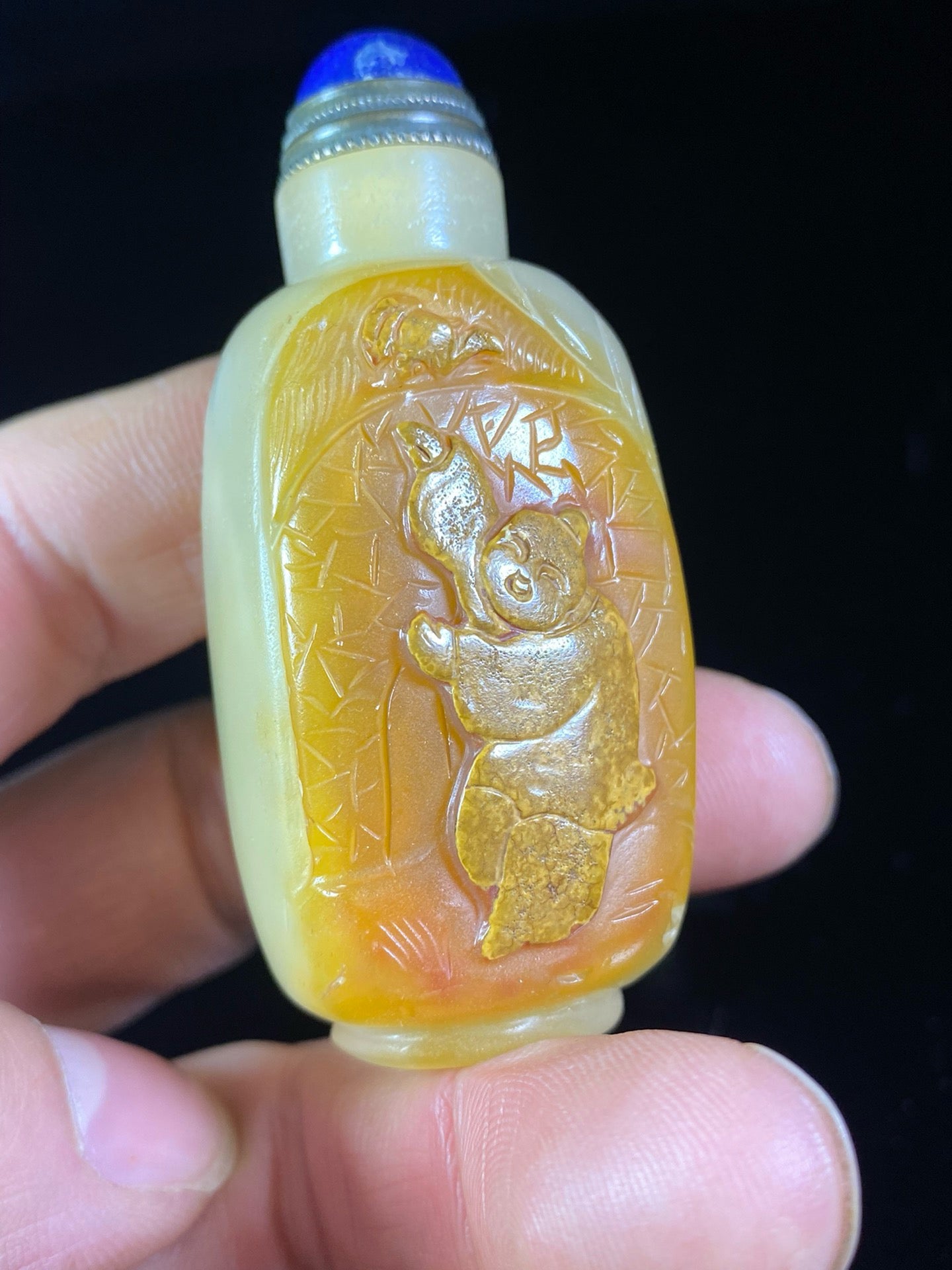 Chinese antique agate beautifully colored carved snuff bottle