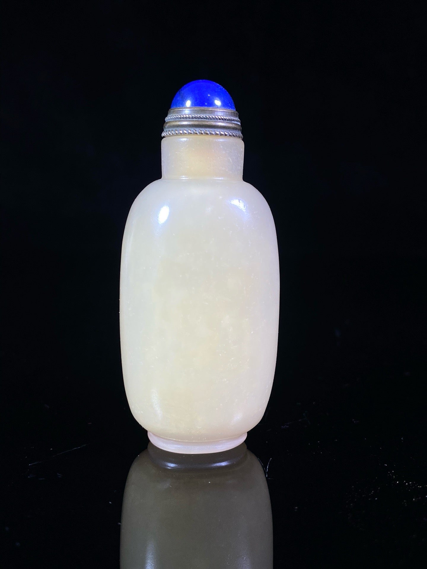 Chinese antique agate beautifully colored carved snuff bottle