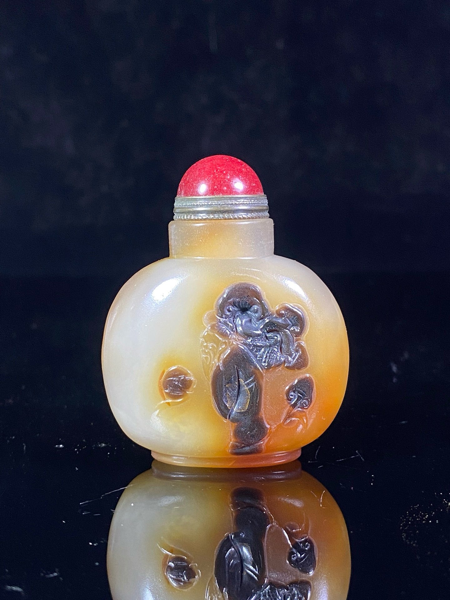 Chinese antique agate beautifully colored carved snuff bottle