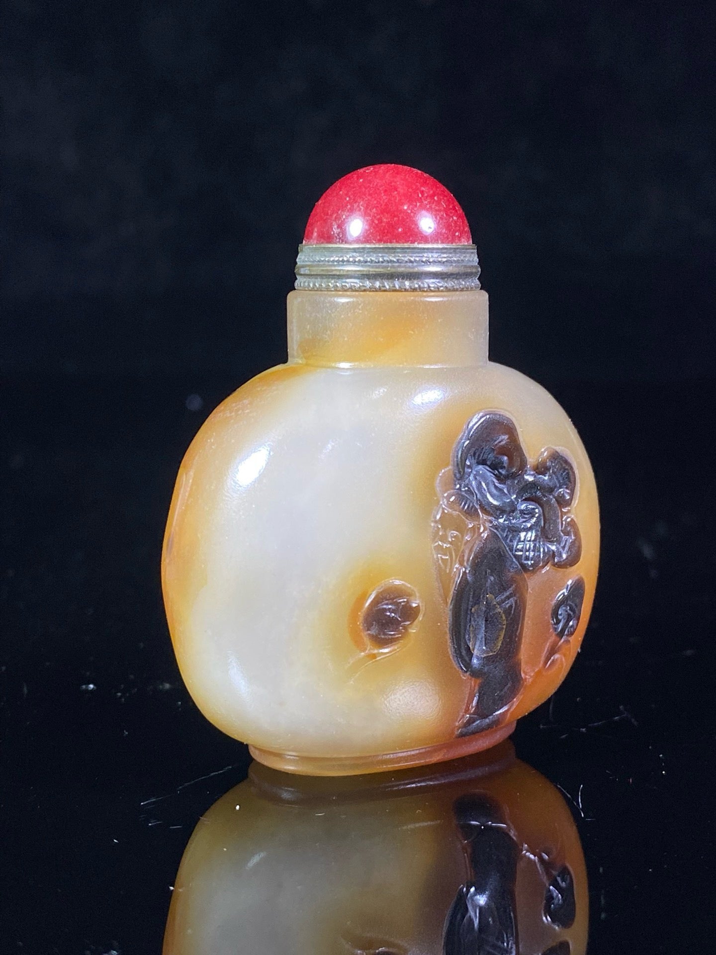 Chinese antique agate beautifully colored carved snuff bottle