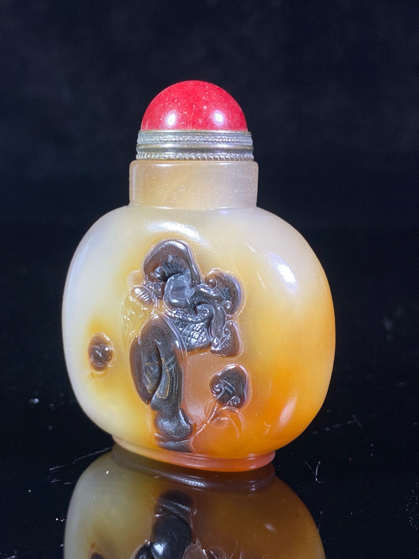 Chinese antique agate beautifully colored carved snuff bottle
