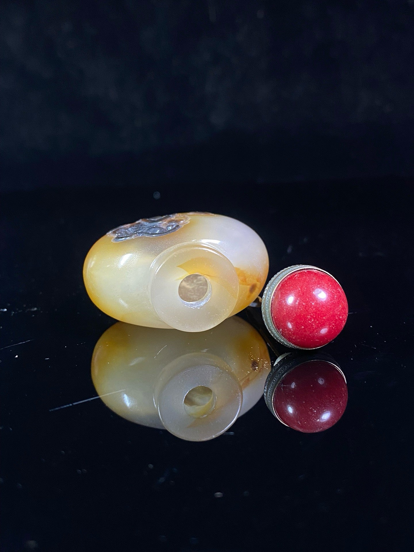 Chinese antique agate beautifully colored carved snuff bottle