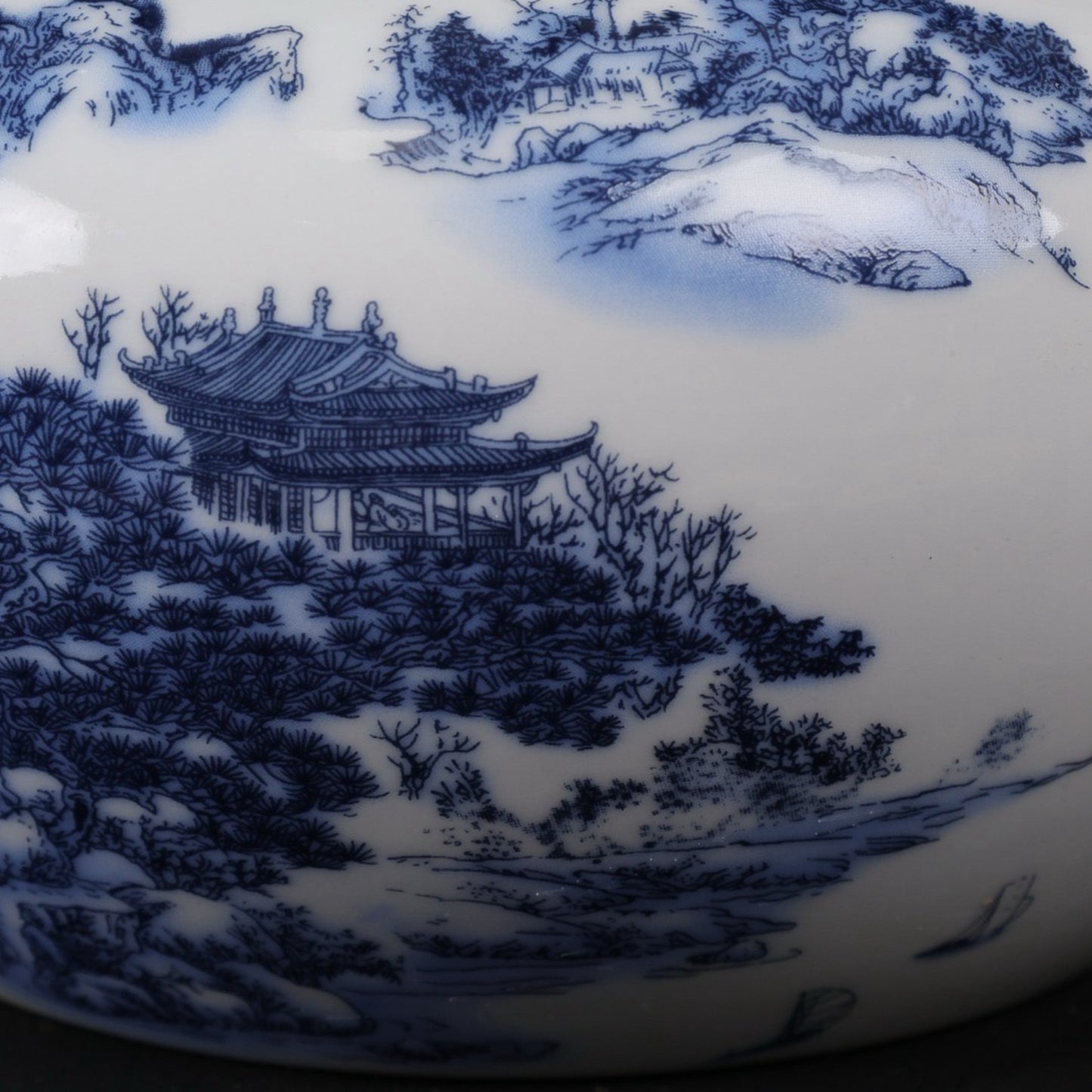 Blue and White Creek Mountain Travel Pattern Brush Wash