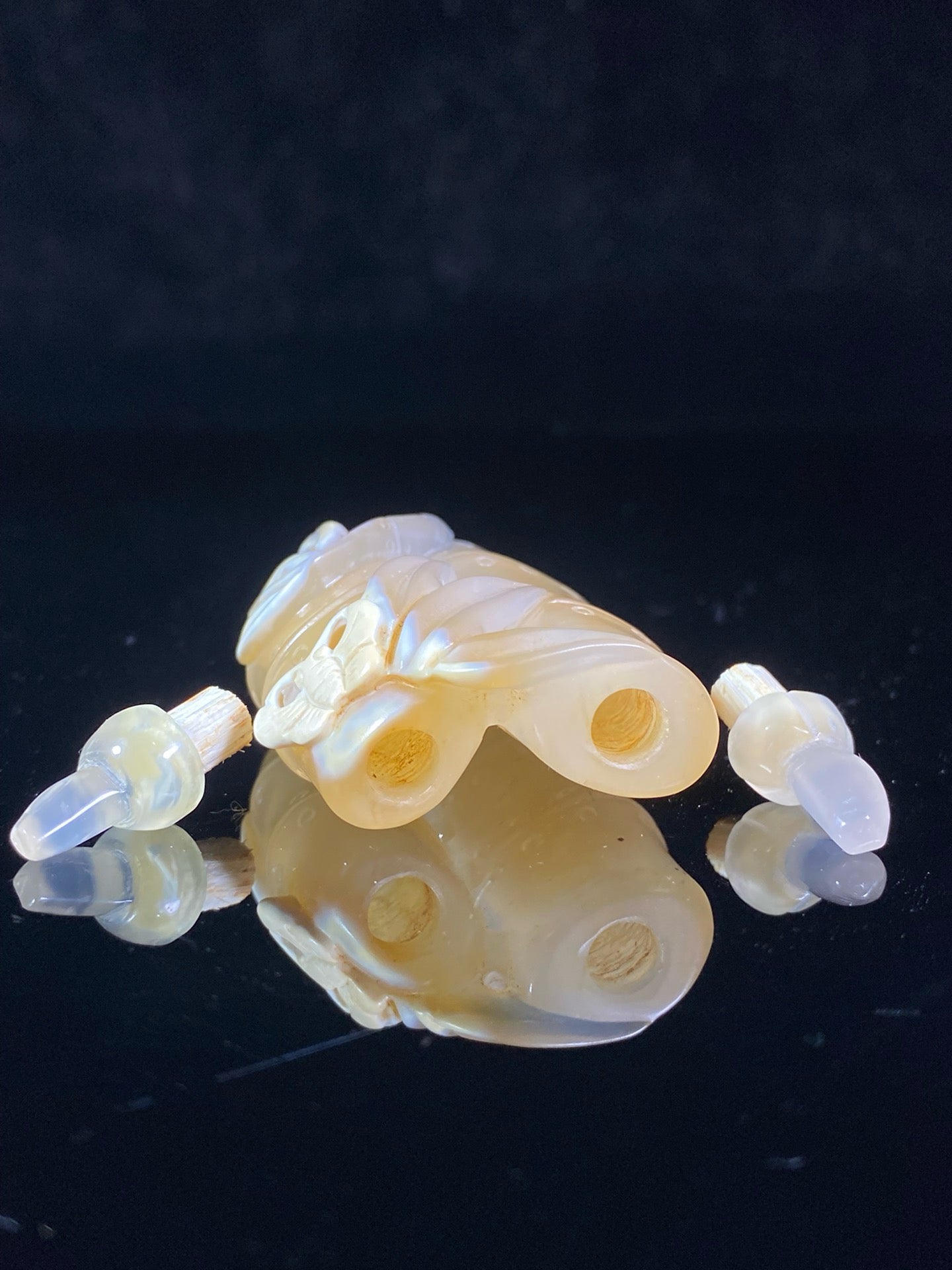 Chinese antique agate bamboo joint shaped double linked snuff bottle